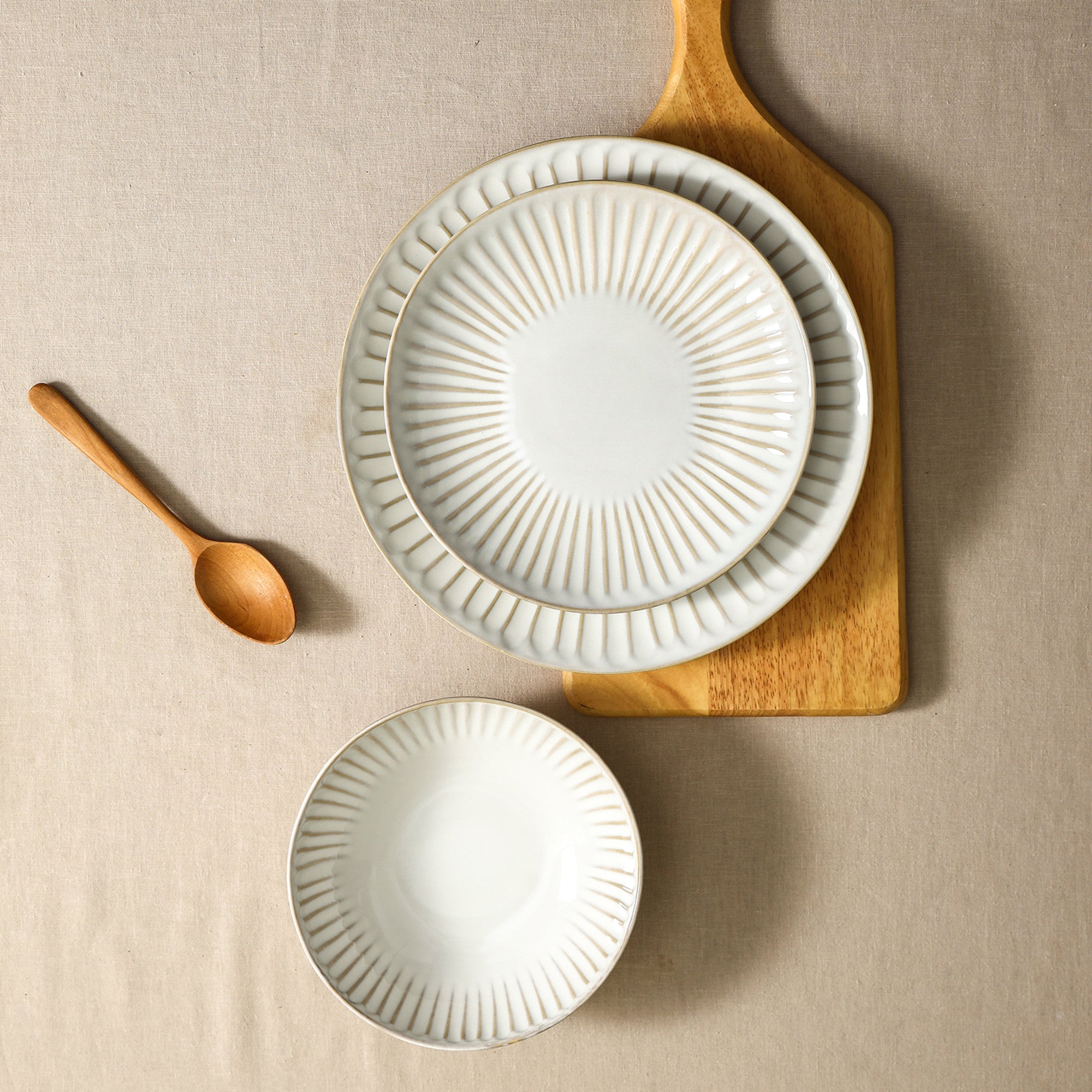 Premium Linea Stoneware Dinnerware Set - 16-Piece White Porcelain Tableware for Everyday Use & Formal Dining