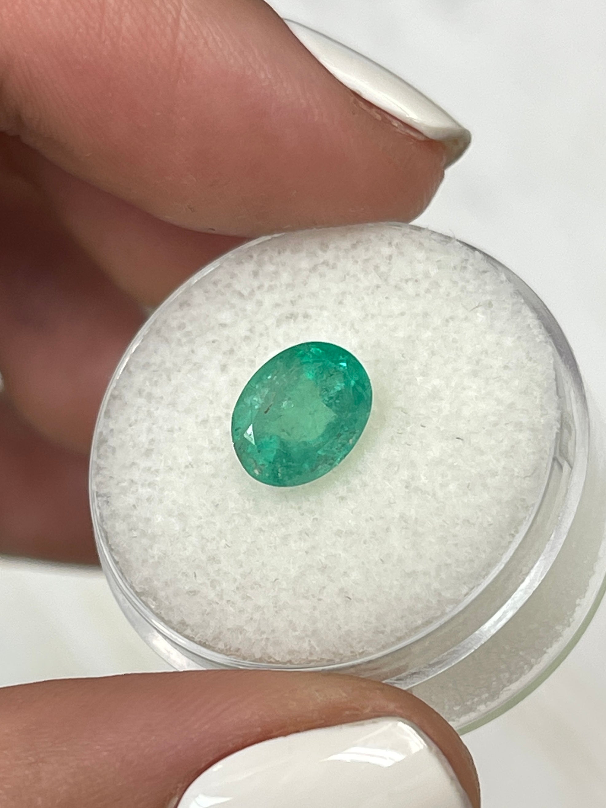 1.93 Carat Natural Green Colombian Loose Emerald Oval Cut Gemstone for Jewelry Making & Engagement Rings