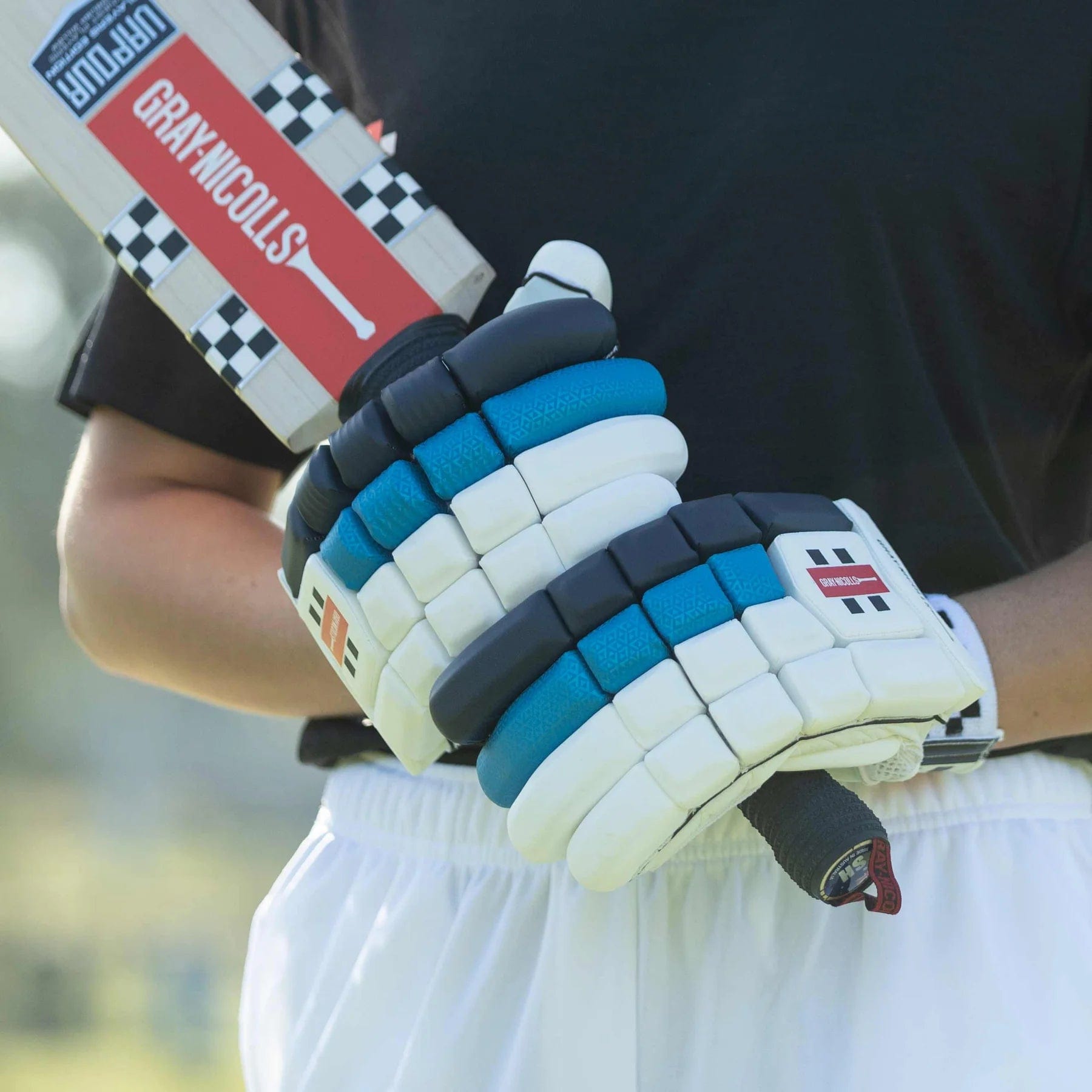 Gray Nicolls Vapour 2500 Adult Cricket Batting Gloves - Premium Leather Protection for Cricket Players - Perfect for Training & Match Play