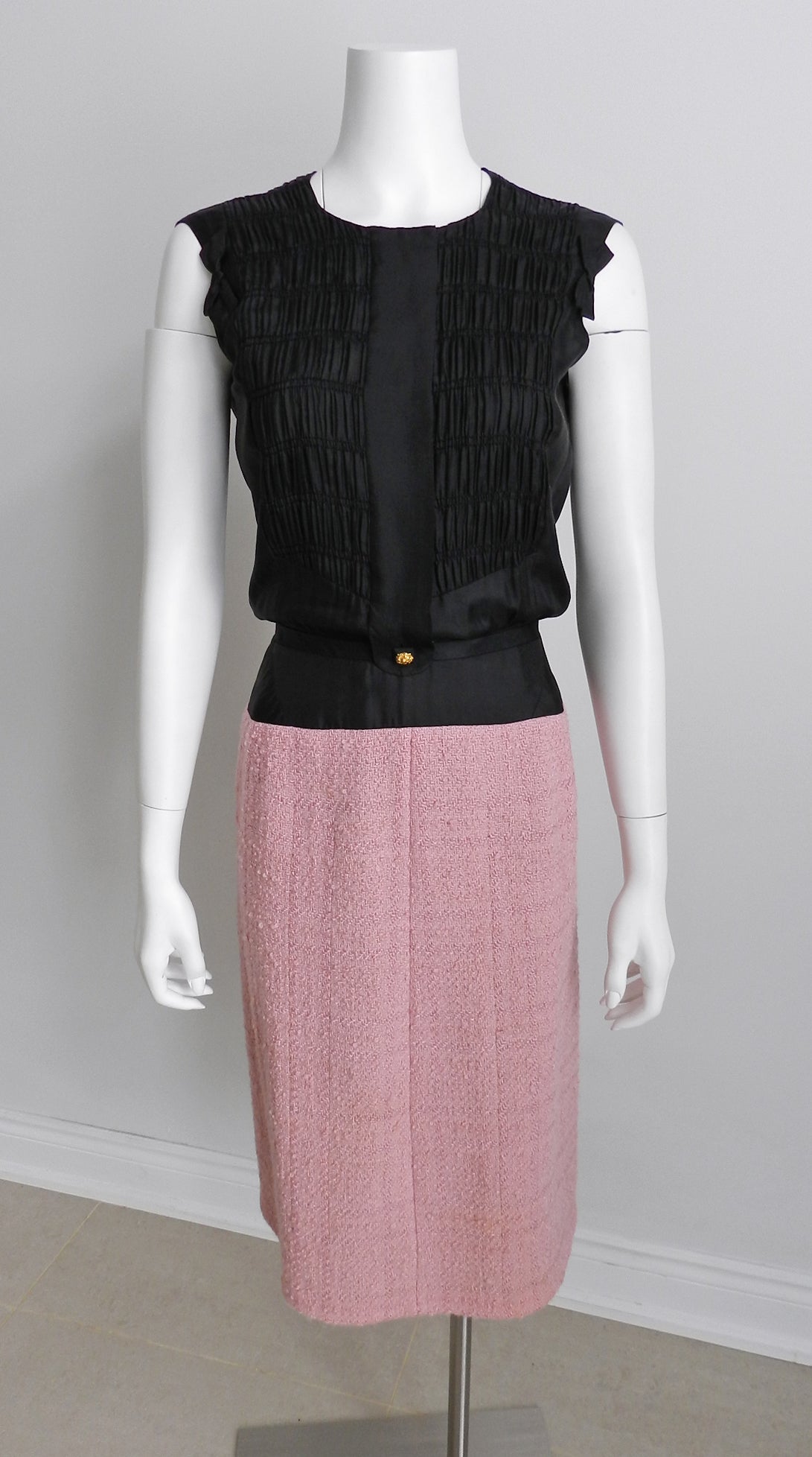 Vintage Chanel 1963 Pink Haute Couture Suit - Authentic Documented Collector's Piece for Fashion Shows & Special Occasions