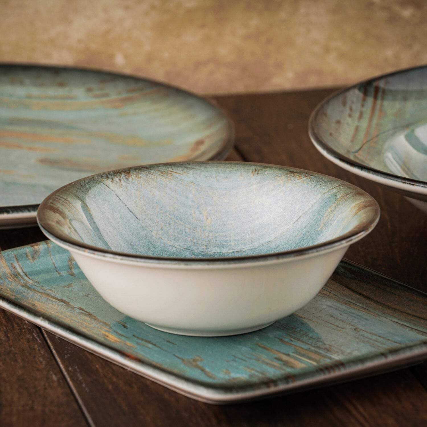 Madera 4-Piece Dinnerware Set for 1 - Elegant Stoneware Plates & Bowls for Everyday Dining & Entertaining