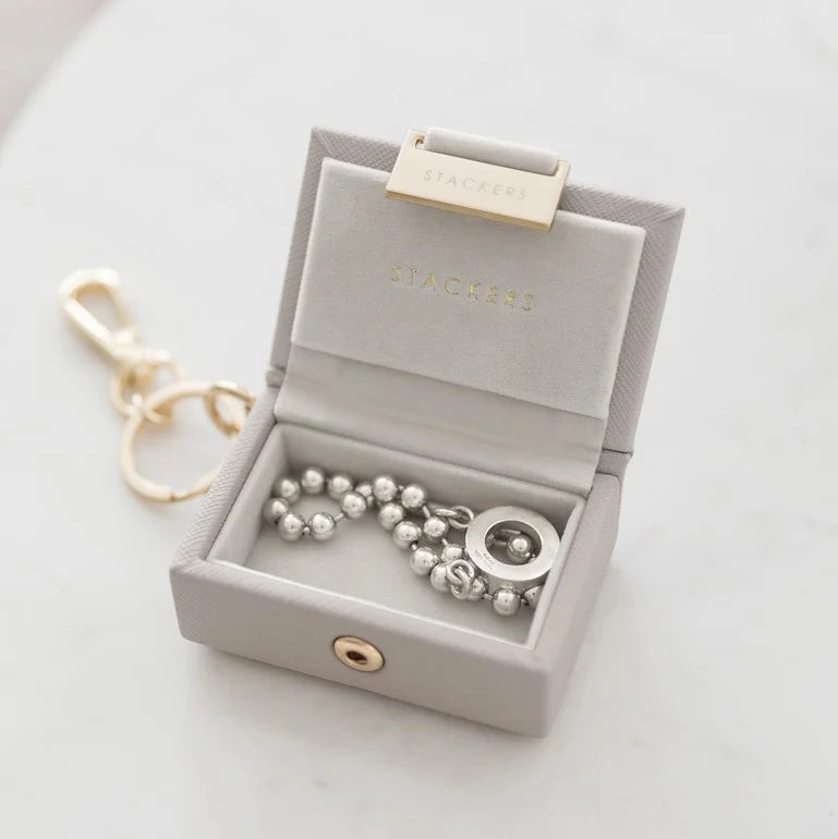 Mini Jewelry Box Keychain - Elegant Gift Box Pendant for Necklace & Keyring - Perfect for Gifts, Travel & Everyday Accessories