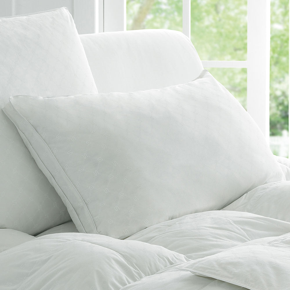 Premium Memory Foam Pillow for Side & Back Sleepers - Medium Firm Support for Neck Pain Relief - Hypoallergenic & Breathable for Better Sleep - Ideal for Home, Travel & Office Use