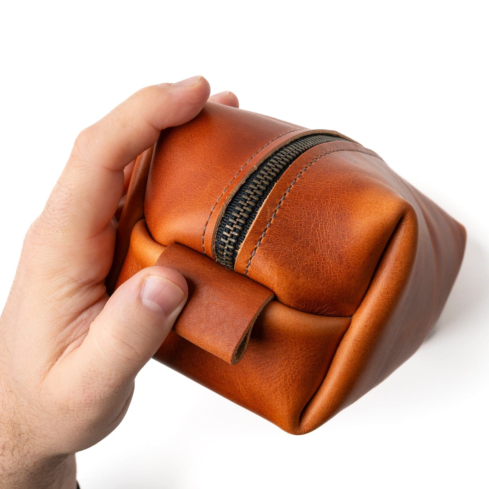Premium Leather Toiletry Bag for Men & Women - Waterproof Travel Cosmetic Organizer - Perfect for Gym, Business Trips & Vacation Essentials