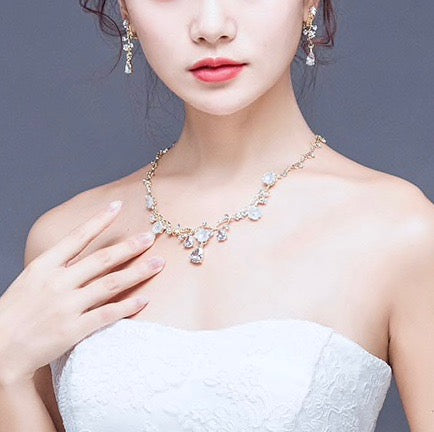 Kariyah Gold Bridal 3 Piece Jewelry Set With Tiara - Elegant Wedding Jewelry for Brides, Bridesmaids & Special Occasions
