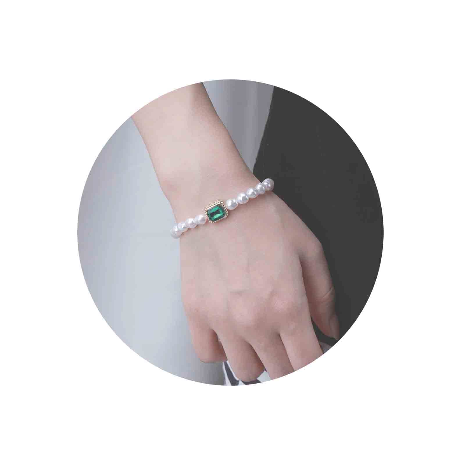 Vintage Green Emerald Crystal Beaded Pearl Bracelet for Women - Square Emerald & Strand Pearl Hand Chain Jewelry - Perfect for Bridal, Wedding, Boho Fashion & Special Occasions