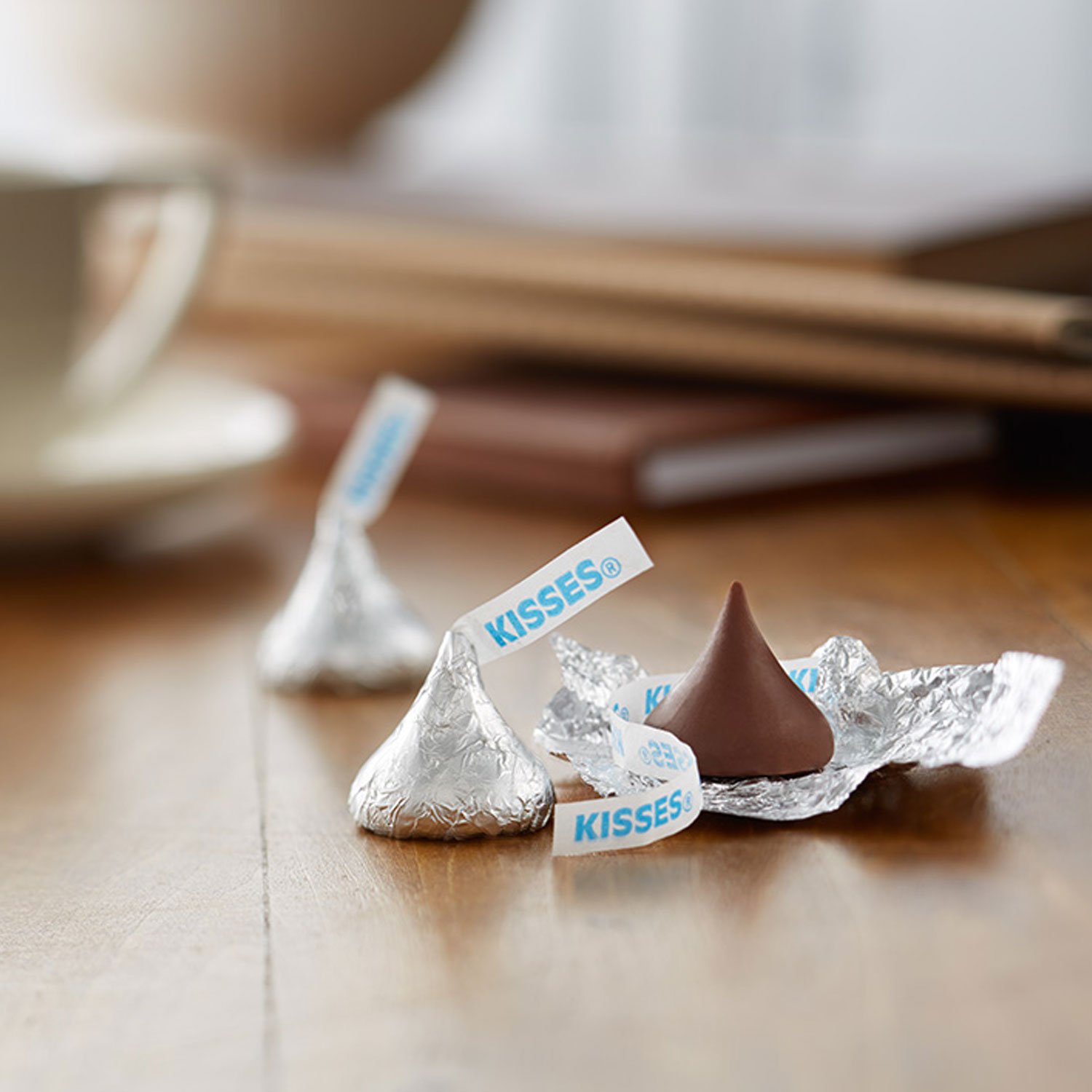 HERSHEY'S KISSES Milk Chocolate Candy - 25 Pound Bulk Bag for Parties, Weddings & Baking | Individually Wrapped Bulk Chocolate for Gifts, Fundraisers & Desserts