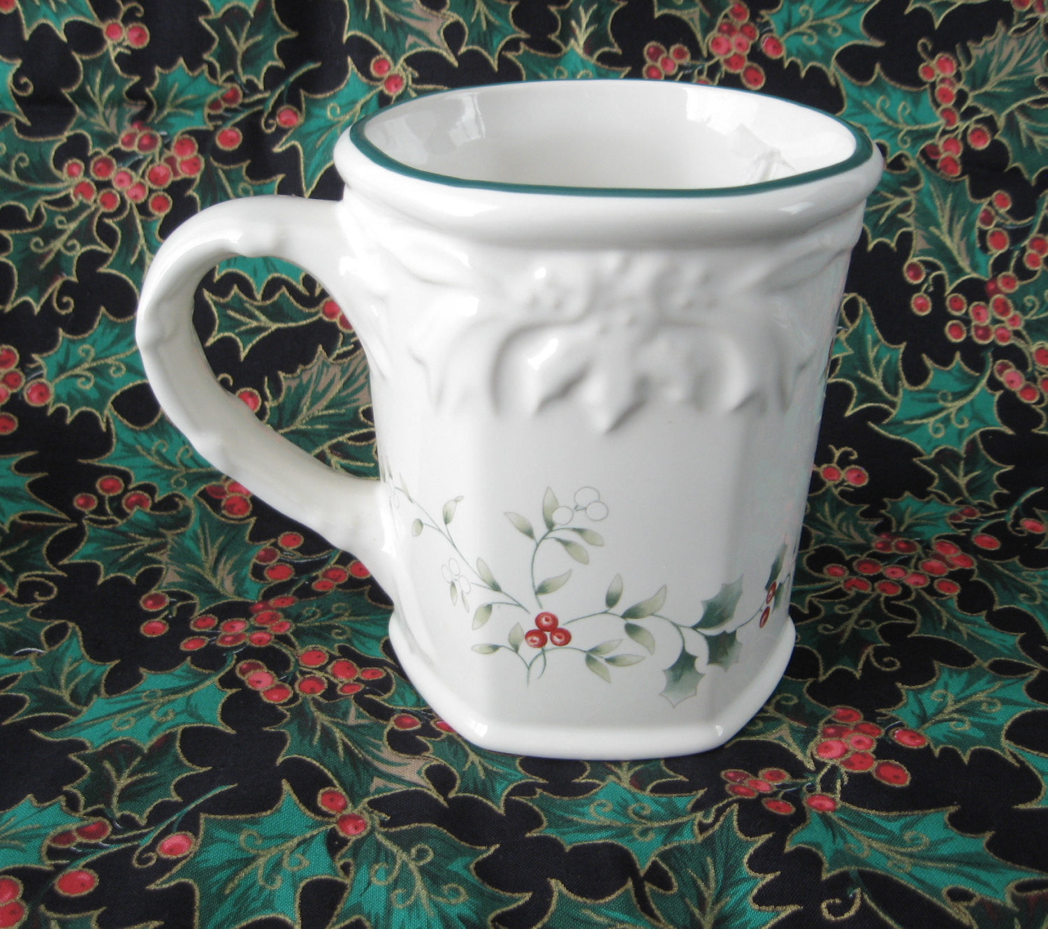 Pfaltzgraff Winterberries Sculpted Ceramic Mug Tankard - Vintage Holly Berries Design for Christmas Holiday Hot Chocolate, Coffee & Tea - Perfect for Cozy Winter Mornings & Holiday Gift Giving