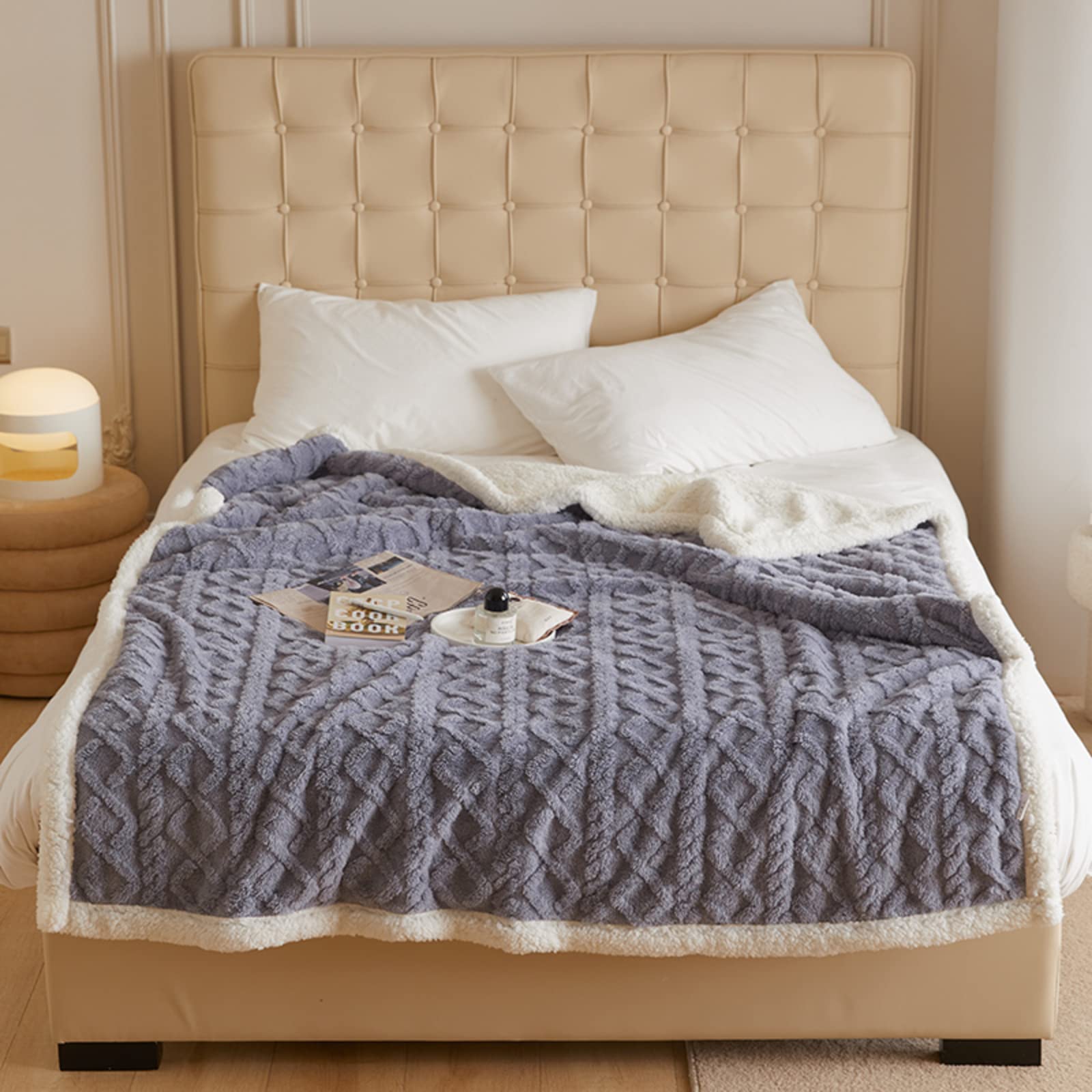 AIKES Fleece Blanket - Ultra Soft & Warm Thick Plush Throw Blanket for Bed, Couch & Travel - Queen Size 200x230cm (The Lake is Blue) - Perfect for Winter Nights, Movie Time & Cozy Home Decor
