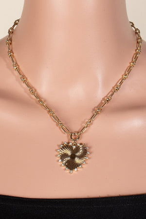Elegant Studded Shining Gold Heart Pendant Chain Necklace for Women - Perfect Gift for Valentine's Day, Anniversary & Romantic Occasions