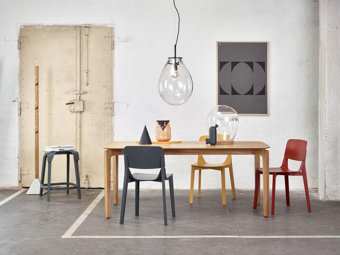Modern Leaf-Shaped Dining Table by Ton - Elegant & Space-Saving Design for Small Apartments, Breakfast Nooks & Cozy Dining Areas