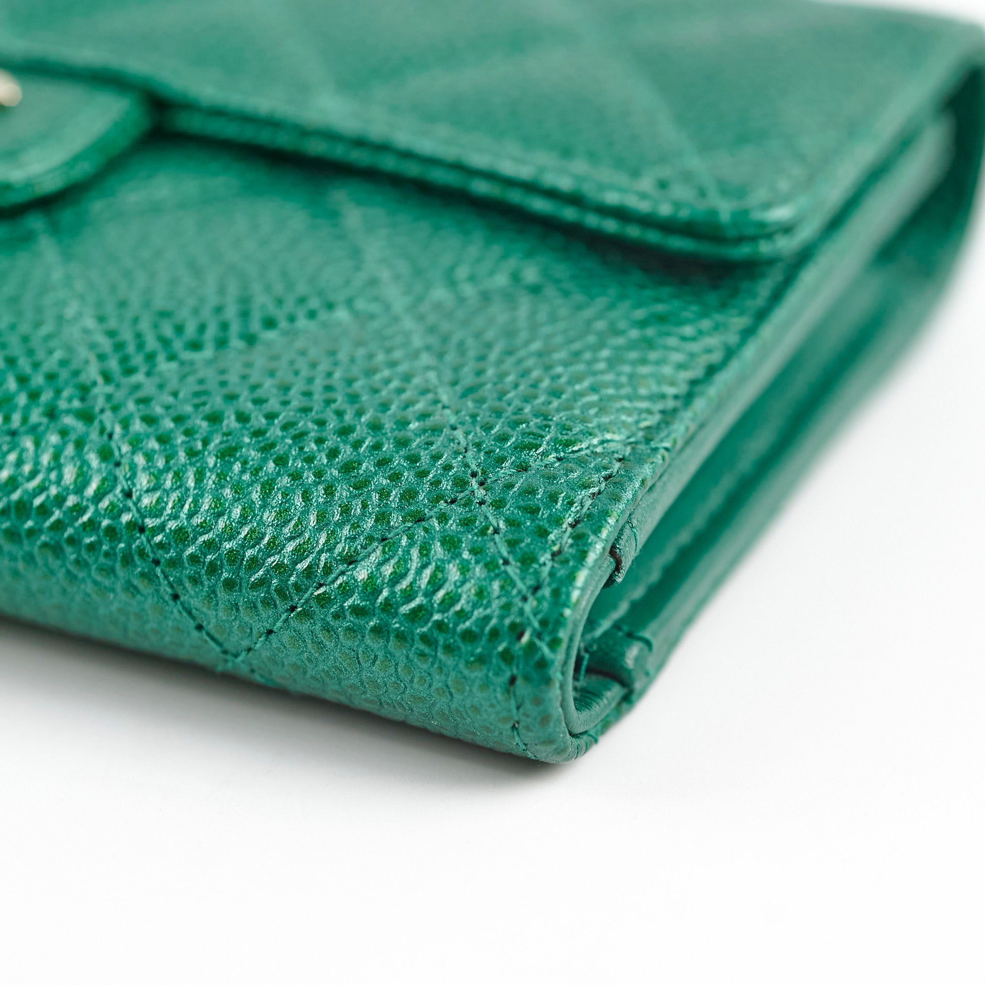 Chanel 18S Caviar Wallet Iridescent Emerald Green - Luxury Women's Leather Wallet for Everyday Use & Special Occasions