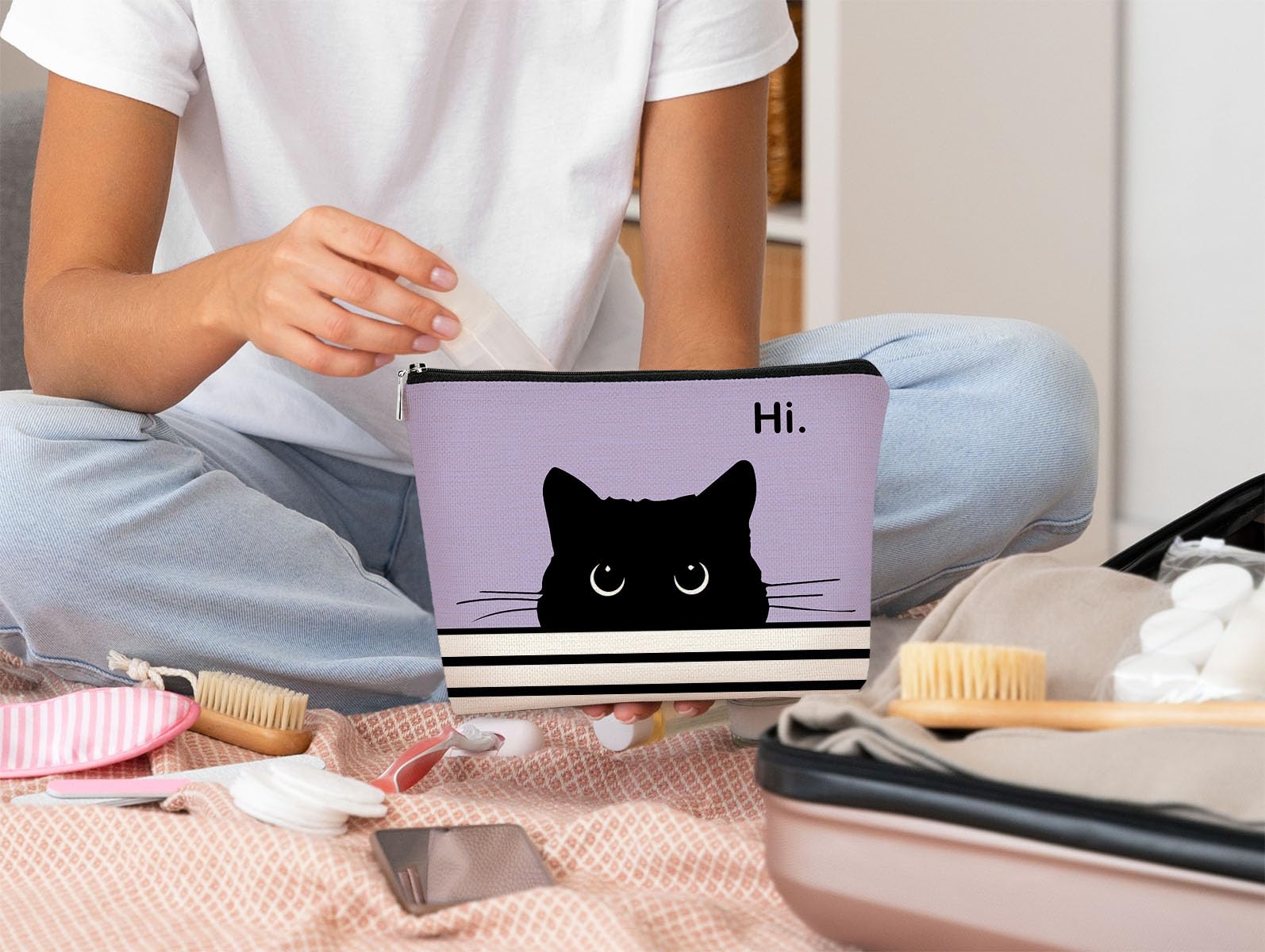 Stylish Purple Cat Makeup Bag - Cute Cosmetic Pouch for Women & Teen Girls | Perfect Gift for Cat Lovers, Cat Owners & Cat Ladies | Great for Travel, Daily Use & Birthday Presents (Black Cat Design)