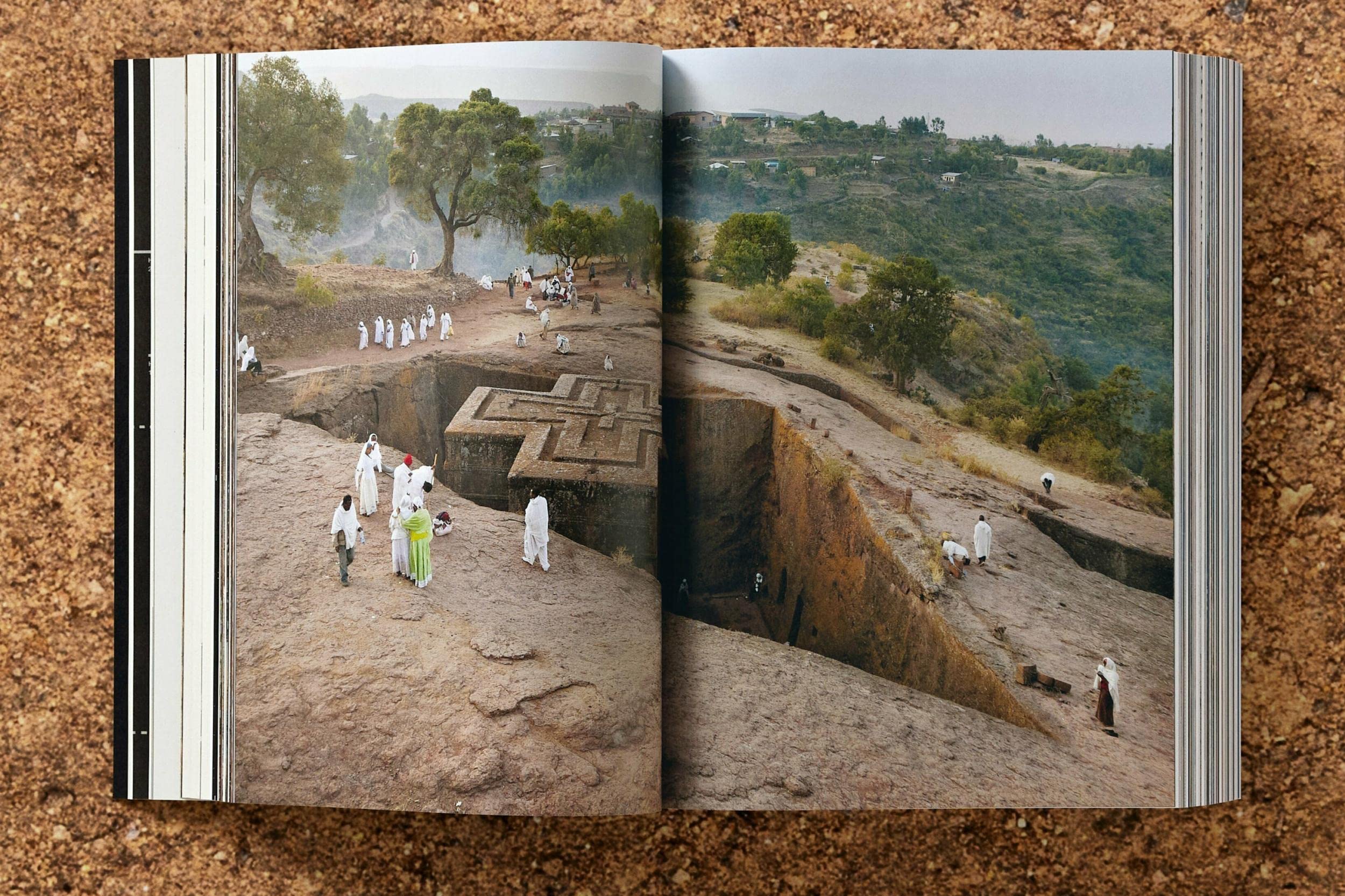 Bjarne Mastenbroek Dig It! Building Bound to the Ground - Architecture Book on Earth-Inspired Design for Home & Office Decor