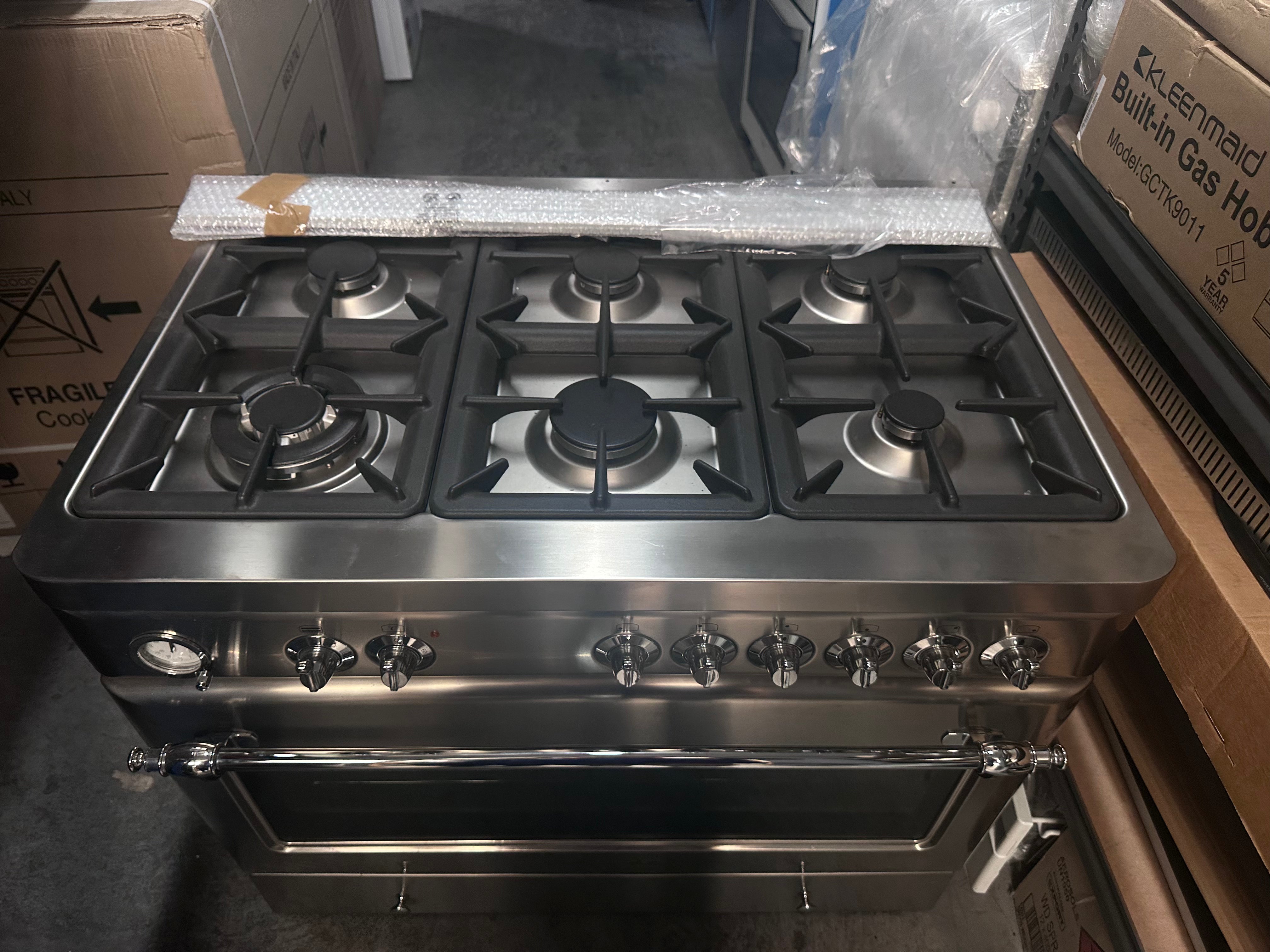 Artusi 90cm Dual Fuel Freestanding Oven & Stove - AFG999X [Factory Second] - Professional Gas Cooktop & Electric Oven - Perfect for Home Kitchens & Restaurants
