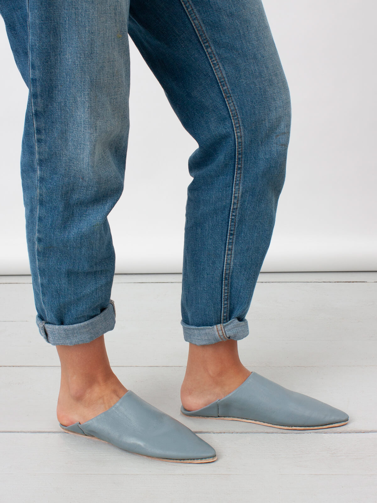 Authentic Moroccan Classic Pointed Babouche Slippers - Soft Leather Grey House Shoes for Men & Women | Perfect for Home, Lounge & Cultural Events