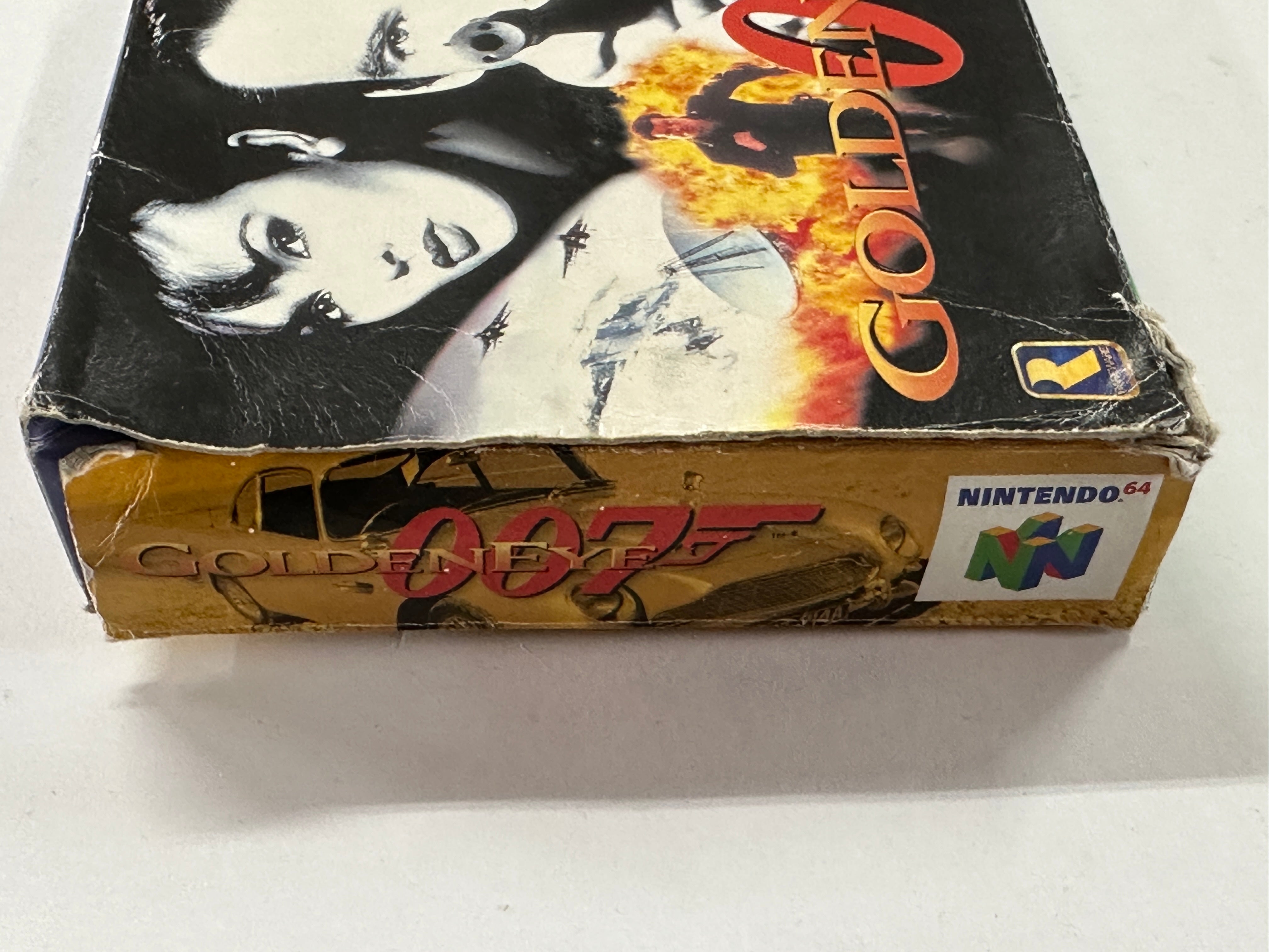 GoldenEye 007 Nintendo 64 Complete In Box - Retro Video Game Collector's Edition for N64 Console - Perfect for Gaming Nostalgia and Display Collections