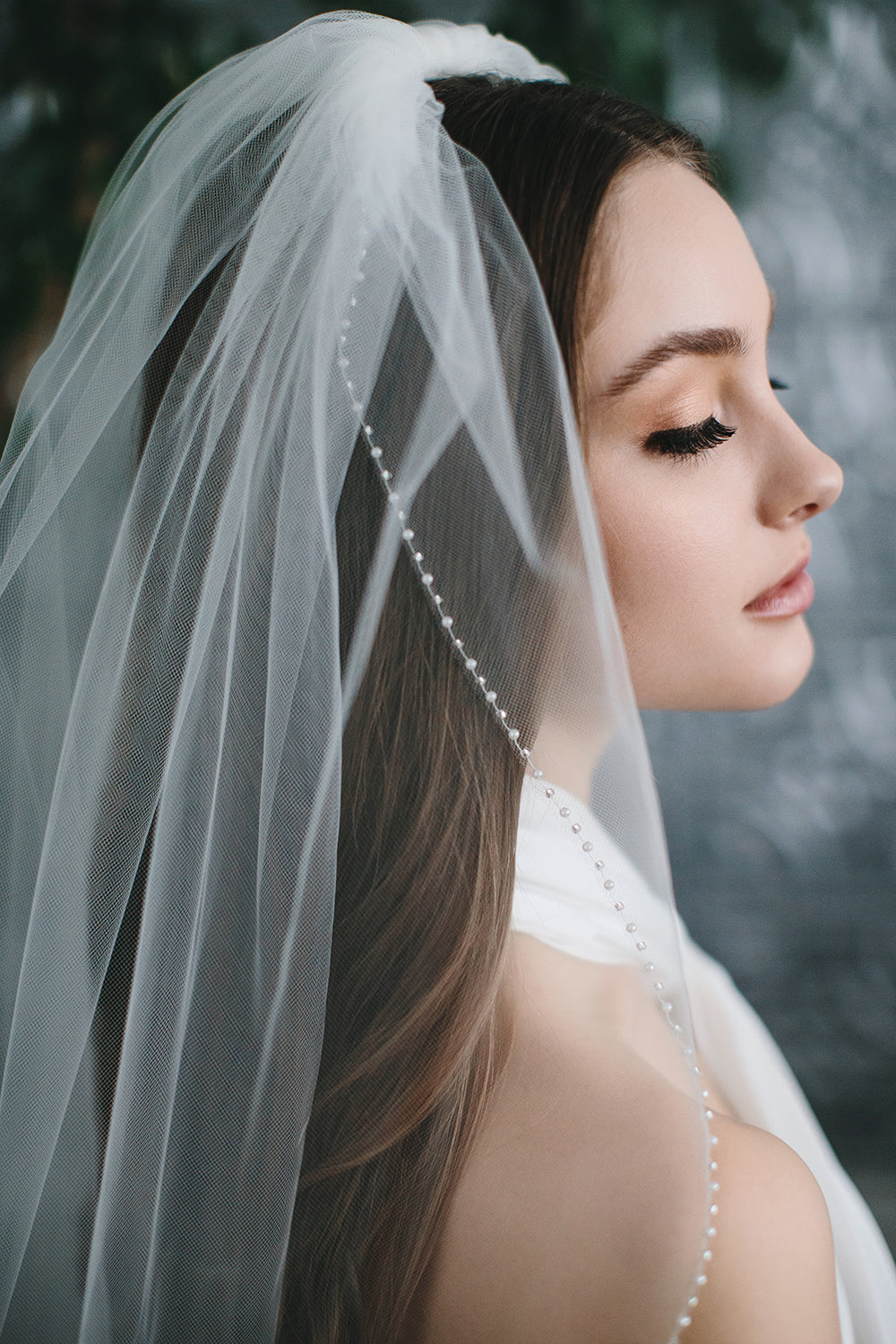 Elegant Pearl Edge Wedding Veil - Handmade Bridal Accessory for Church Ceremony, Photo Shoot & Romantic Walks