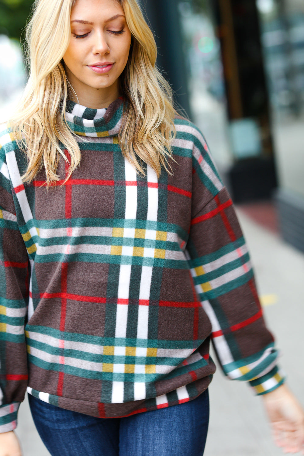 Stylish Multicolor Plaid Turtleneck Sweater for Women - Cozy Winter Knit Pullover for Casual Outfits & Holiday Gatherings