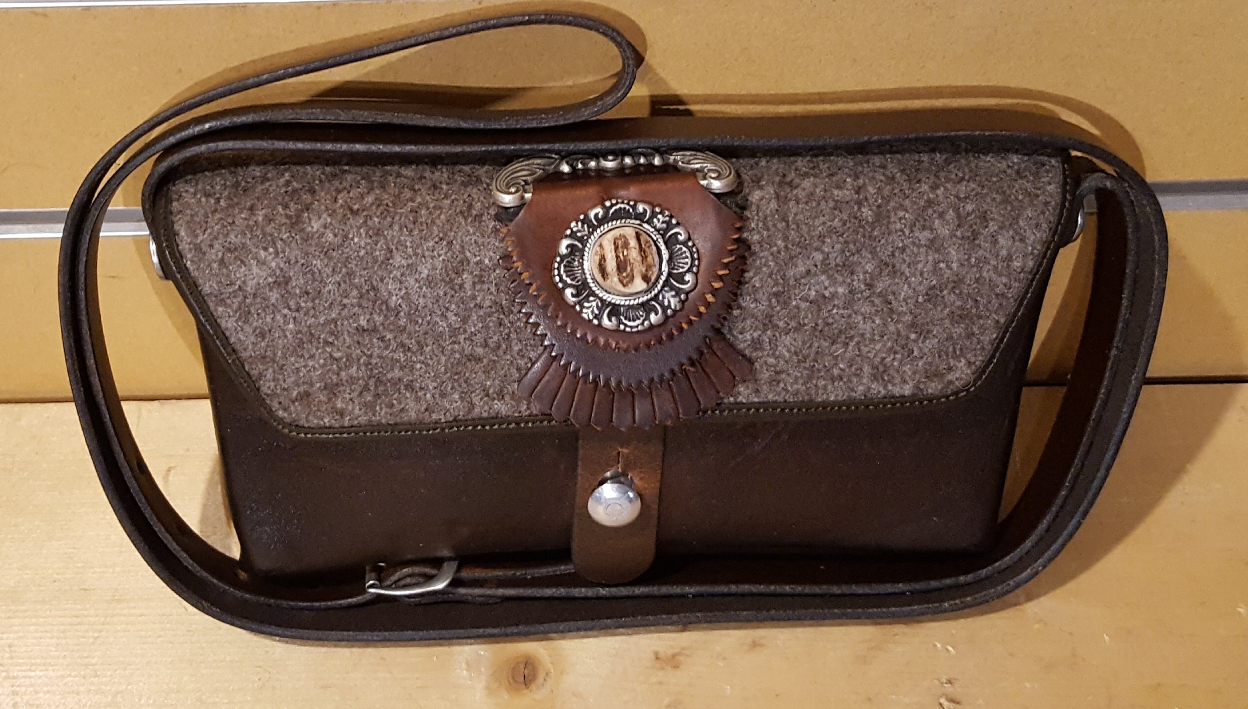 Vintage Mini Swiss Military Handbag for Women & Men - Compact Retro Style Crossbody Bag for Travel, Hiking & Everyday Use