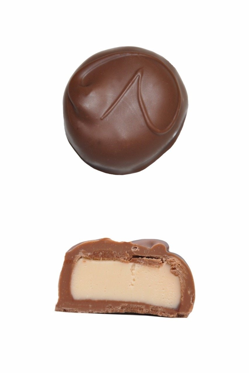 Mrs. Cavanaugh's Premium 2 lb Vanilla Cream Milk Chocolate Bar - Gourmet Candy for Gifts, Parties & Dessert Toppings