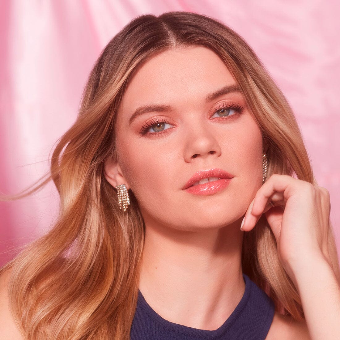 Revlon Super Lustrous Glimmer Gloss - Haute Honey Shine, 3.8ml - Hydrating Lip Gloss for Everyday Wear & Special Occasions