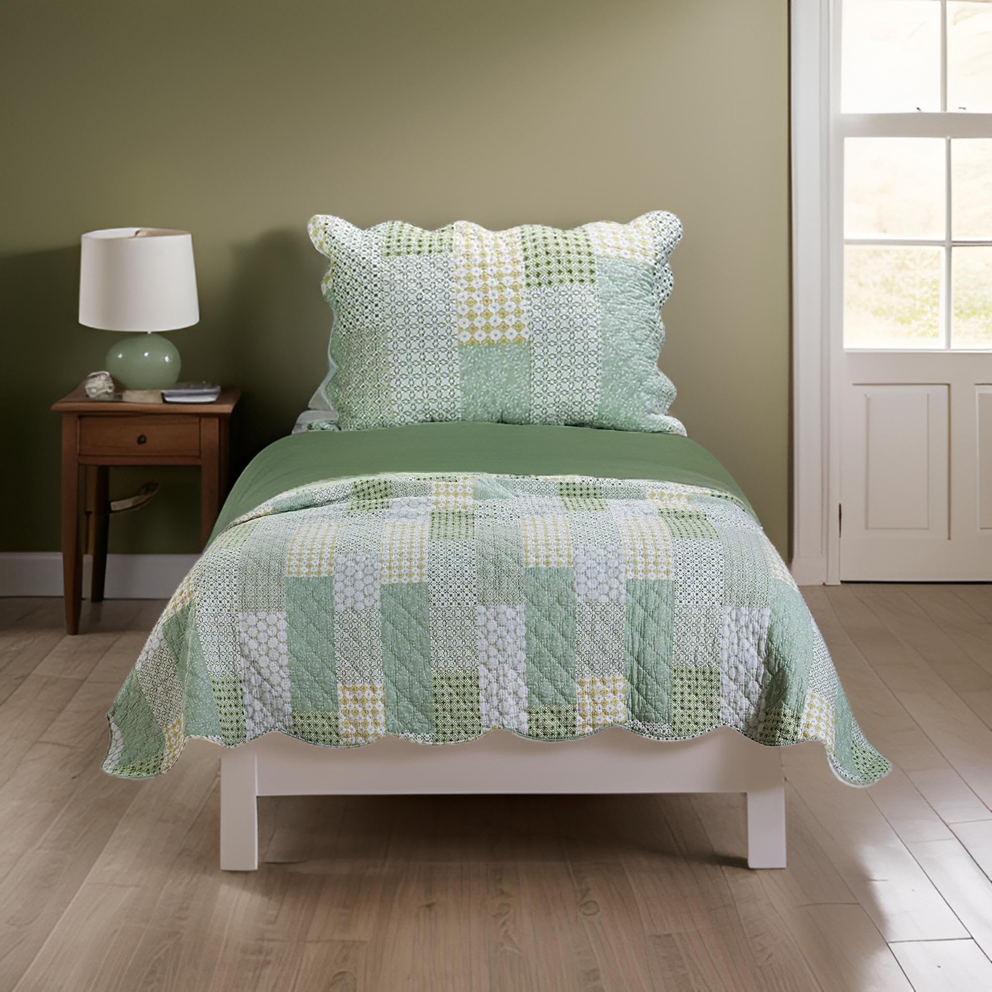 Benjara Reversible Twin Size Quilt Set - Geometric Pattern Design in Green | Soft Fabric Bedding for Guest Room, Dorm & Cozy Home Decor