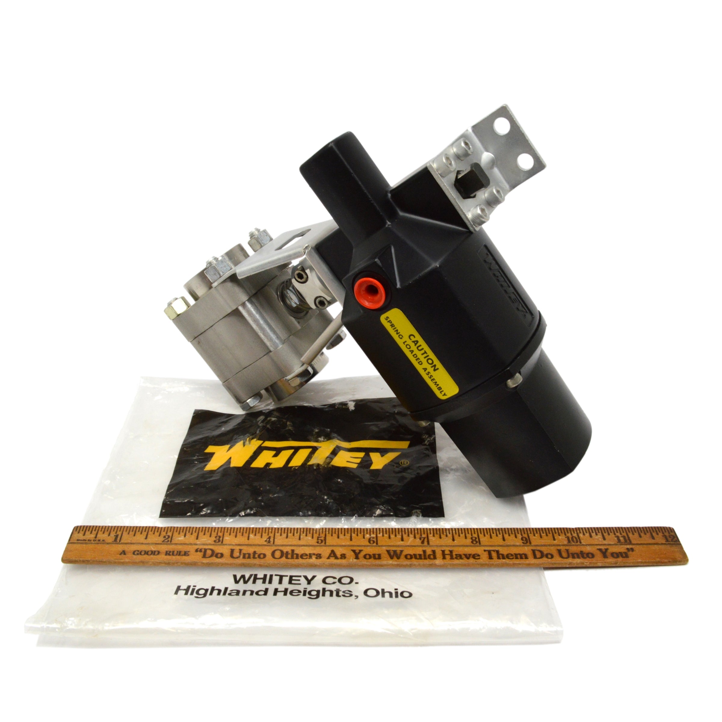 New WHITEY Model 133 SR Pneumatic Actuator with Swagelok SS 65TF16 133 NO Valve (2 Available) - High-Performance Industrial Automation Solution for Process Control Systems