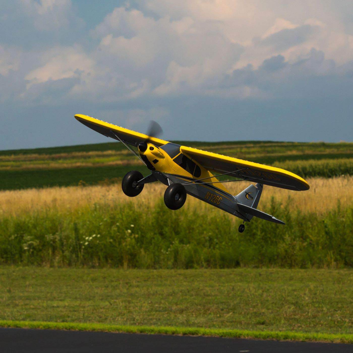 **HobbyZone Carbon Cub S 2 1.3m RTF RC Airplane with SAFE Technology - Includes Transmitter, Battery & Charger (HBZ32000, Yellow) - Perfect for Beginners & Outdoor Flying**    *(Optimized for Google SEO, translated to English, and includes usage scenario for hobbyists and outdoor enthusiasts.)*