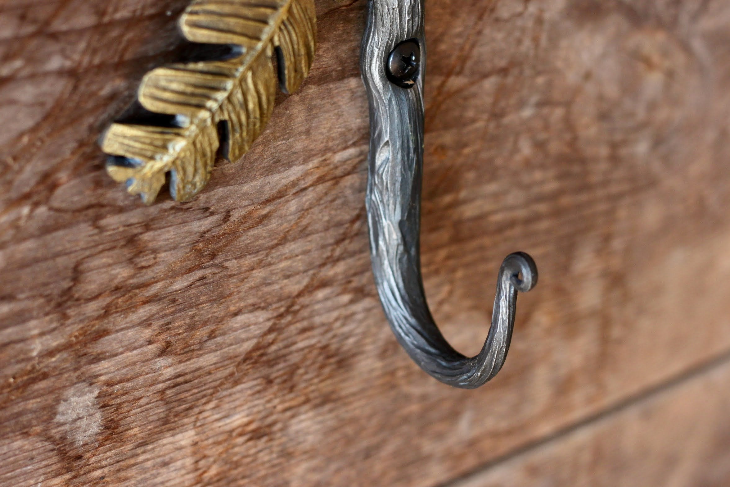 Oak Leaf Hook - Decorative Wall Hooks for Keys, Hats & Coats - Rustic Home & Office Organization Accessories