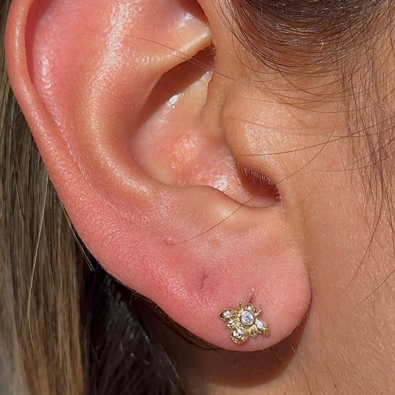 14K Yellow Gold Cubic Zirconia Bee Stud Earrings - Hypoallergenic Flat Back Post for Sensitive Ears | Perfect for Everyday Wear, Gift Giving & Bee-Themed Jewelry Collections