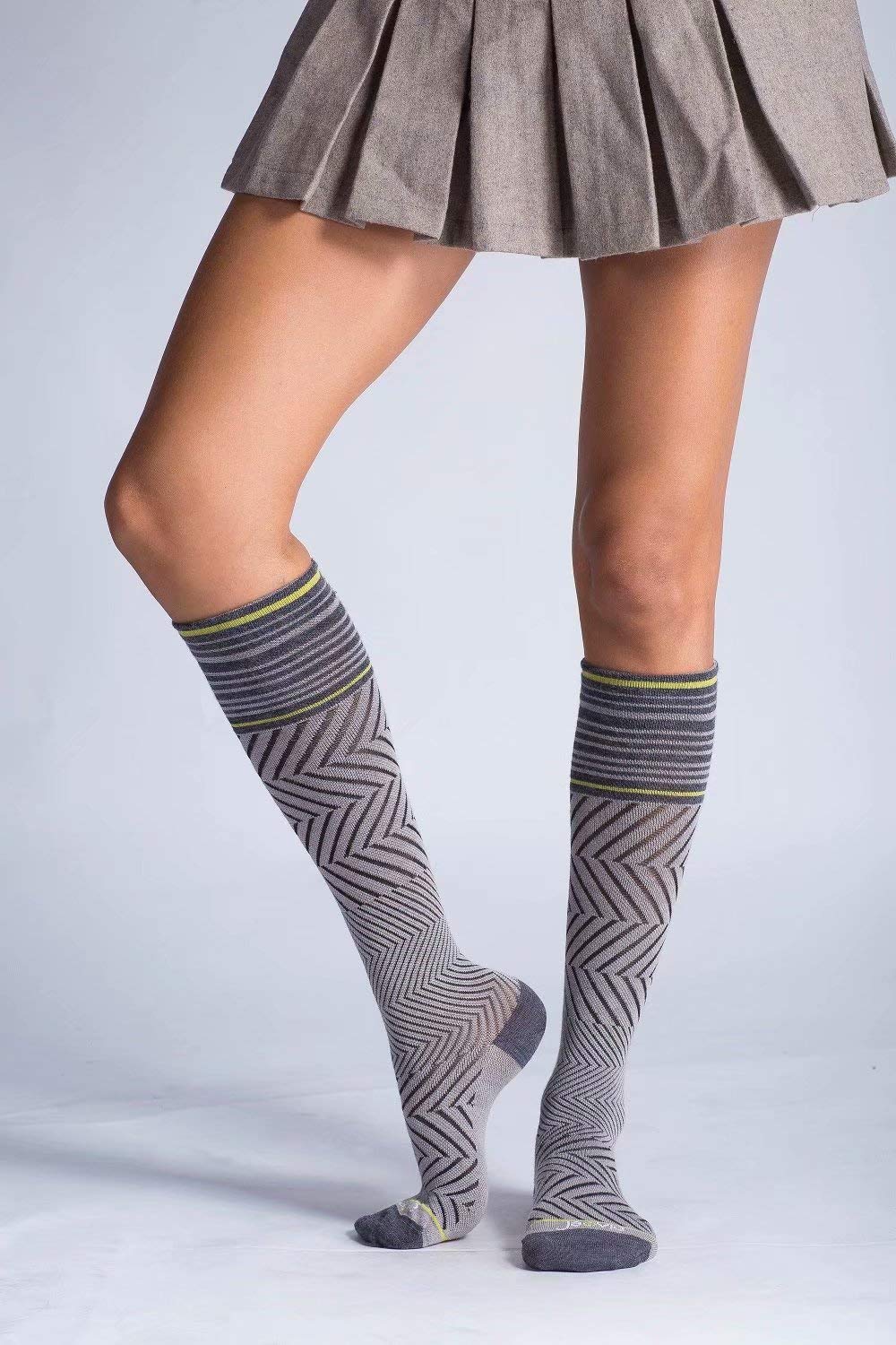 JAVIE 76% Merino Wool Graduated Compression Socks (15-20mmHg) for Women & Men - Heather Grey - Perfect for Running, Travel & Circulation Support