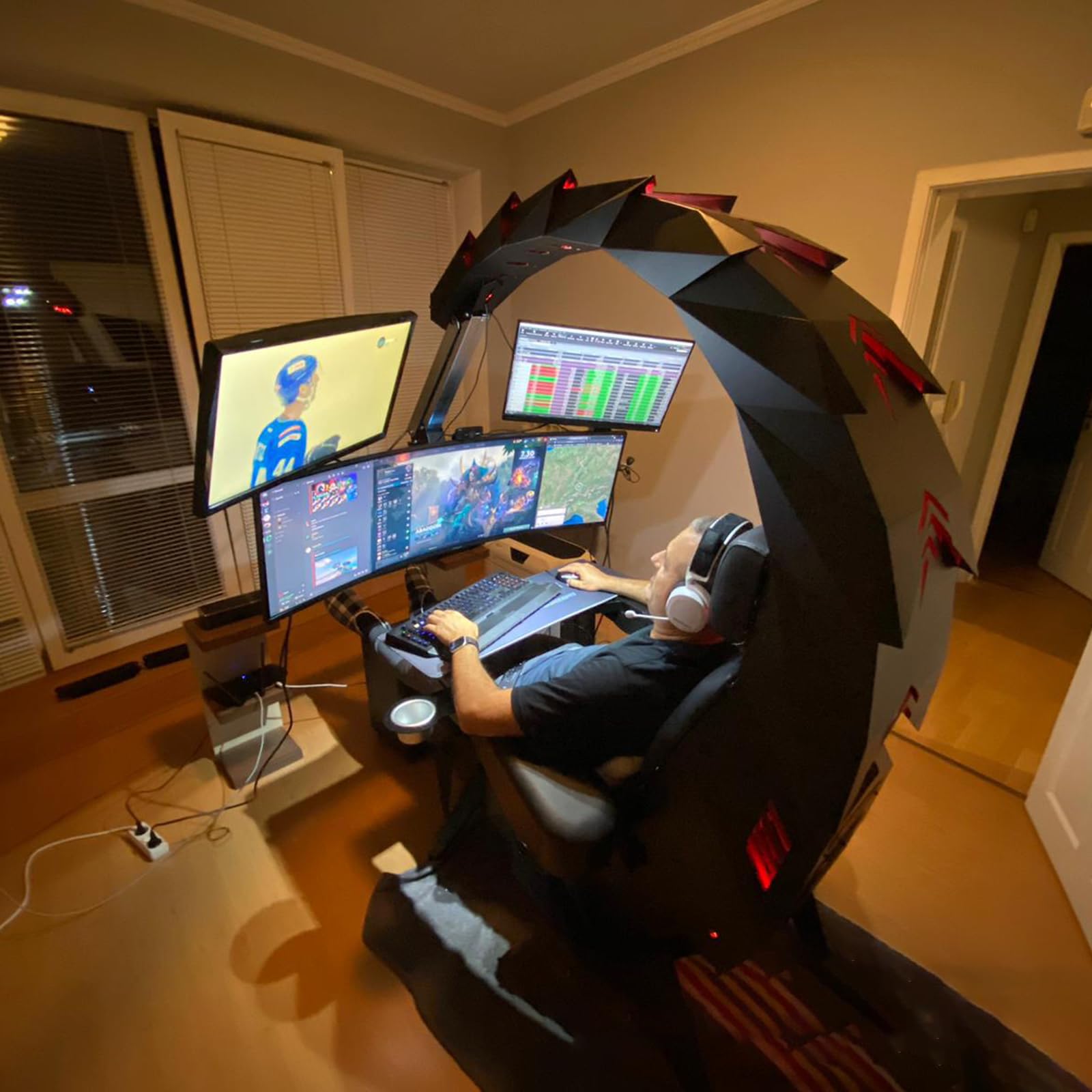 Ergonomic Gaming Chair with Scorpion Design - PU Leather Office Desk Chair for E-Sports & Computer Work - Electric Height Adjustment - Perfect for Gamers, Streamers & Home Office Workers