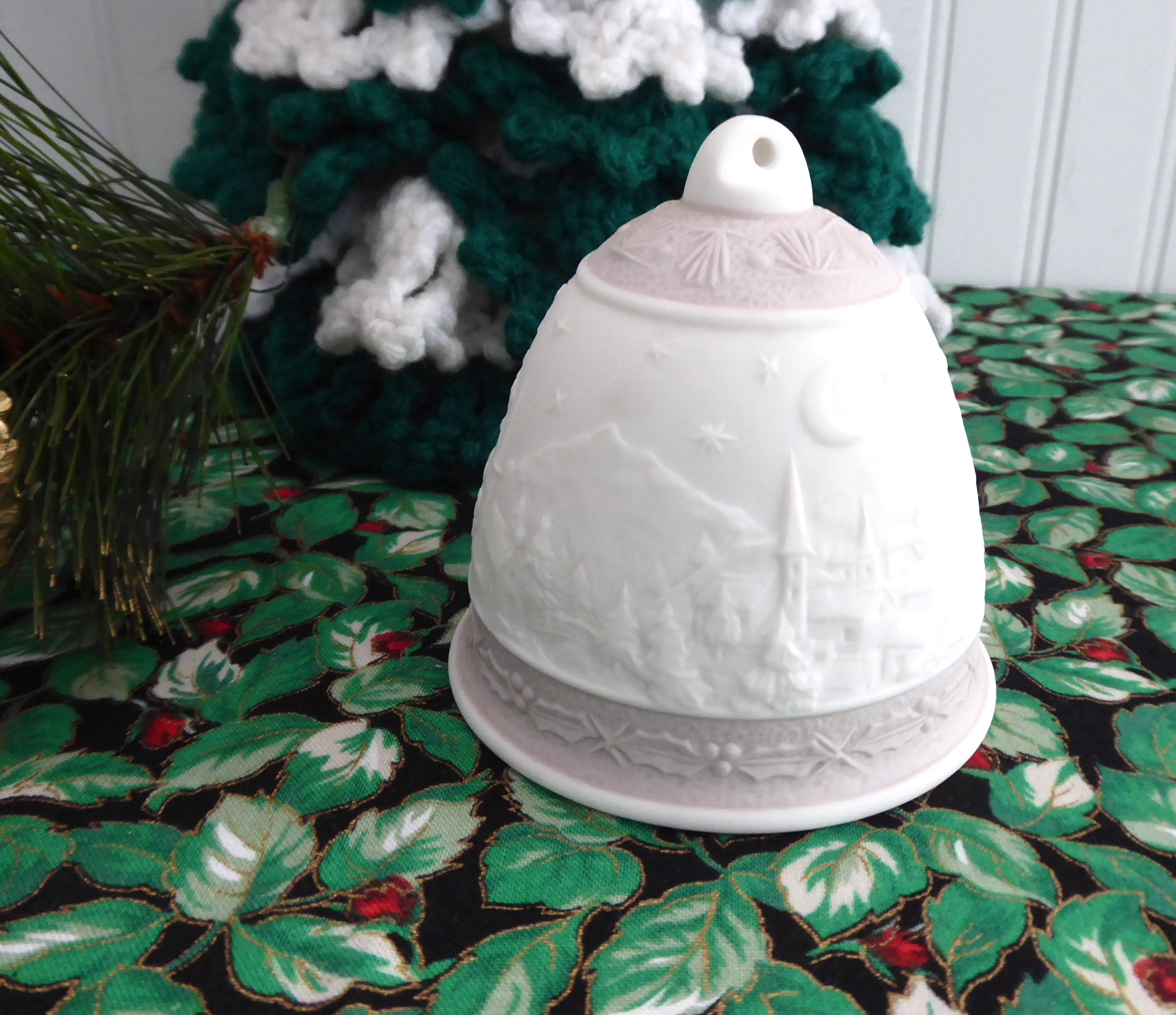 Lladro Christmas Bell 1991 - Nativity Snow Scene with Lavender Christmas Star - Annual Collectible Holiday Ornament in Original Box - Perfect for Christmas Tree Decorations & Holiday Gift Giving
