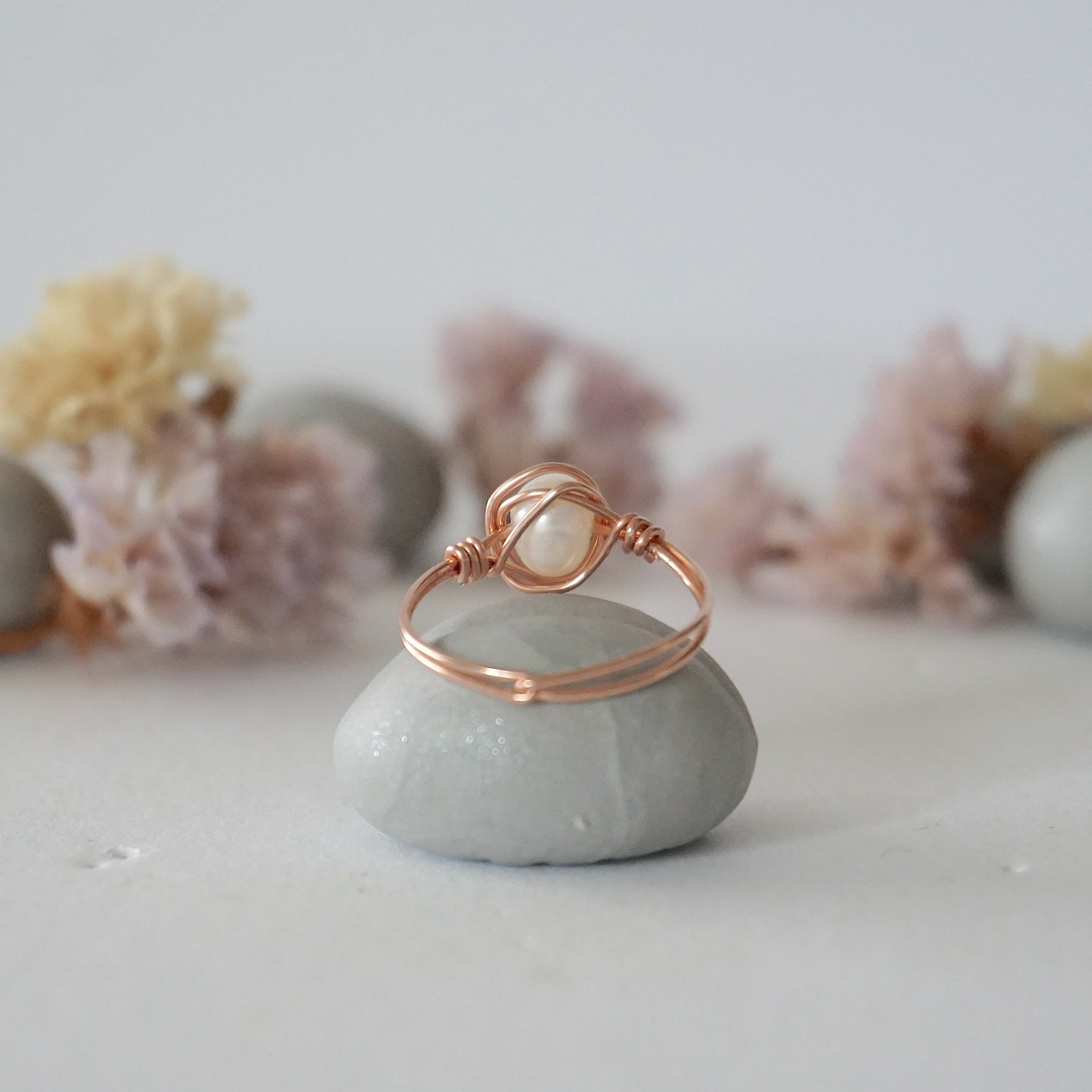 Elegant Rose Gold Classic Pearl Ring for Women - Perfect for Weddings, Anniversaries & Special Occasions