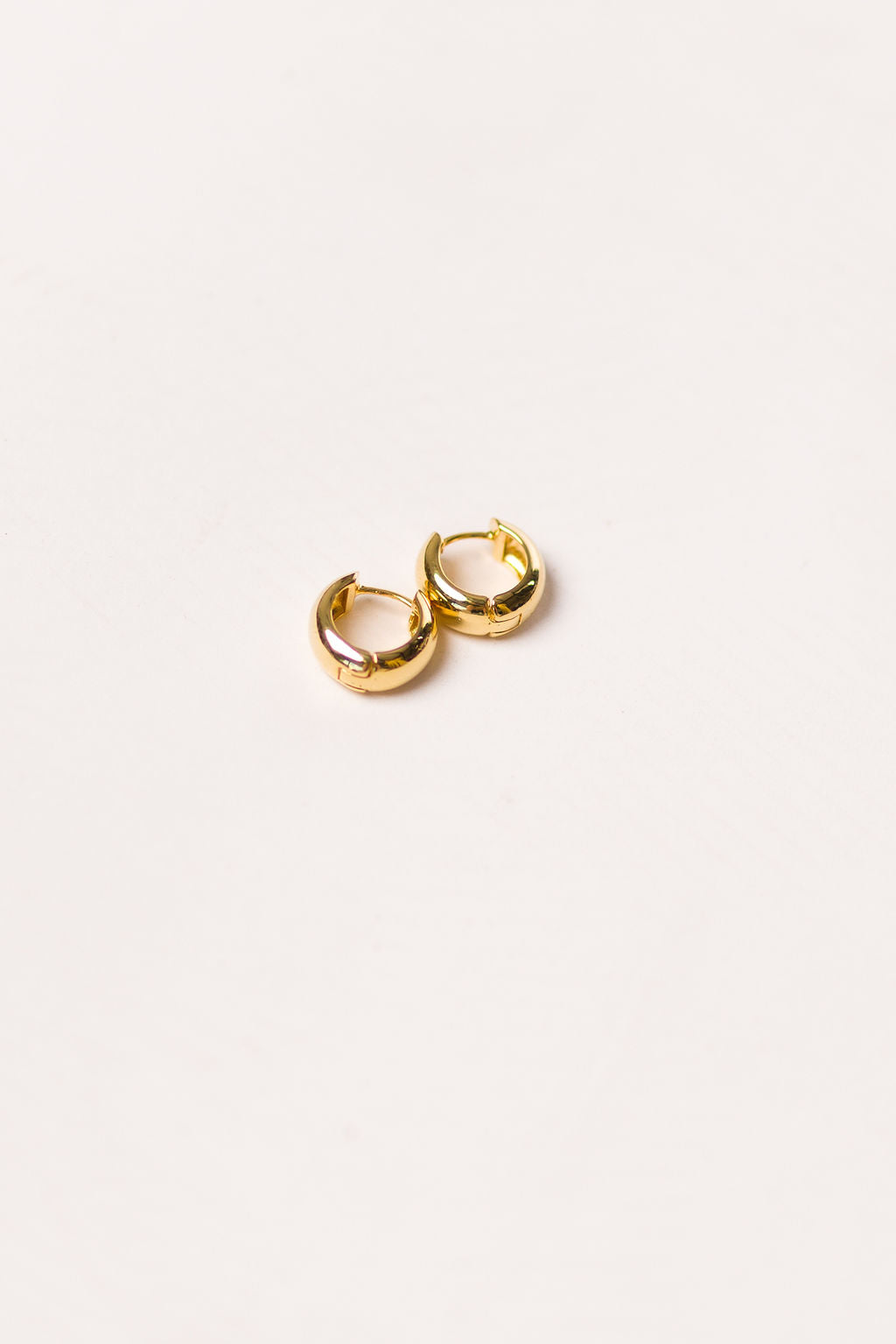 Gold Halo Hoop Earrings for Women - Elegant Dainty Circle Earrings for Everyday Wear, Party & Gift Giving