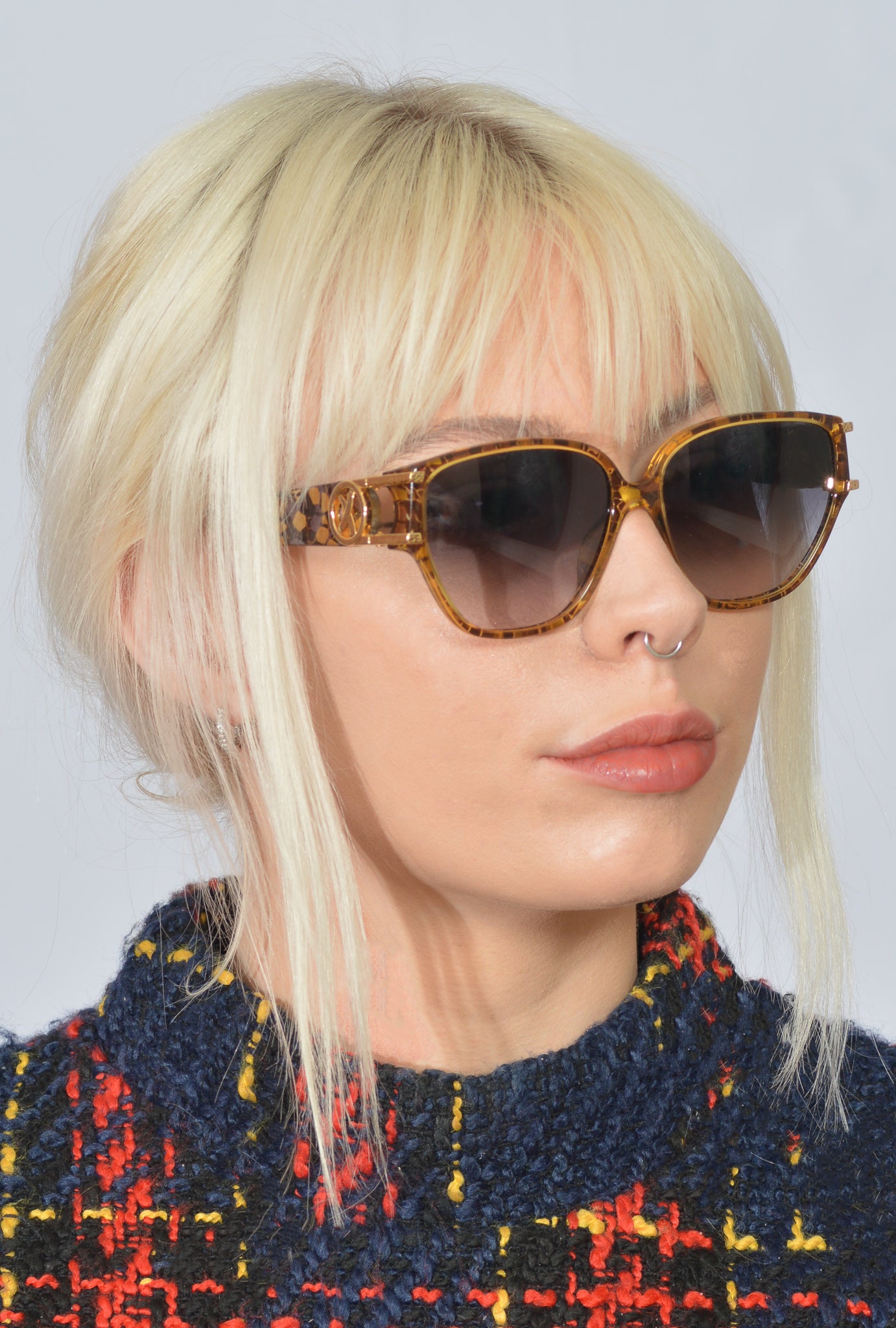Paloma Picasso 3860 80 - Vintage Inspired Sunglasses for Women - UV Protection & Fashion Statement - Perfect for Beach, Driving & Outdoor Activities