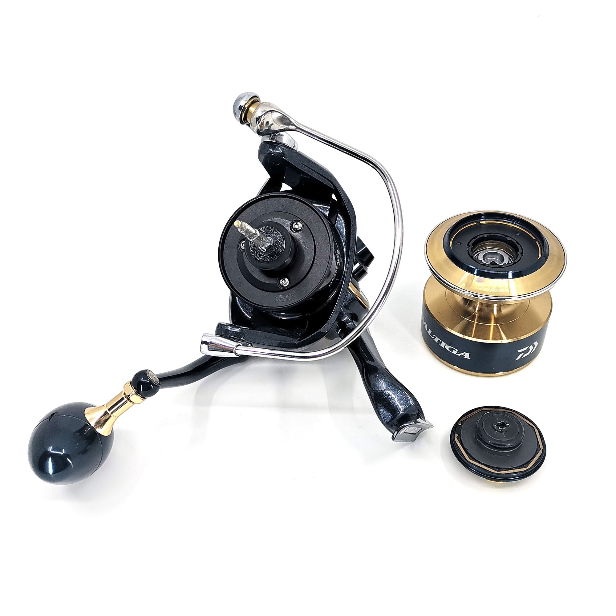 Daiwa Saltiga Spinning Fishing Reel 2020 Model - High Performance Saltwater Fishing Gear for Offshore & Surf Casting