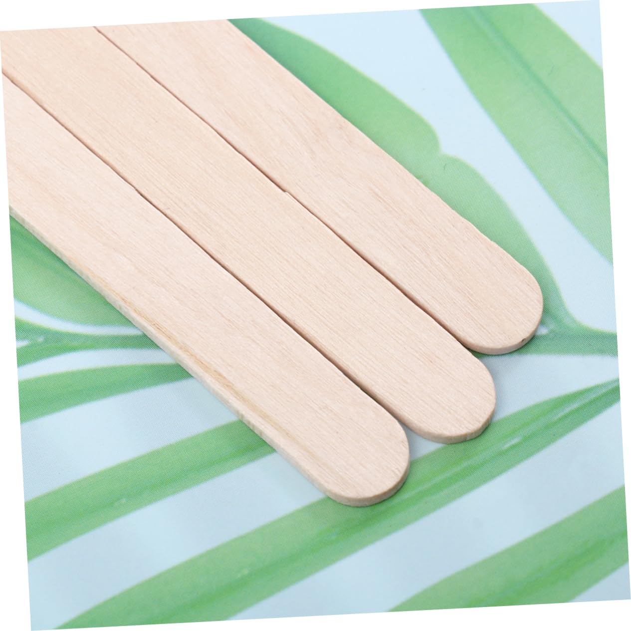 CANIGHT 150pcs Wooden Waxing Spatulas - Professional Wax Applicator Sticks for Hair Removal, Facial & Body Waxing - Ideal for Salon, Spa & Home Use