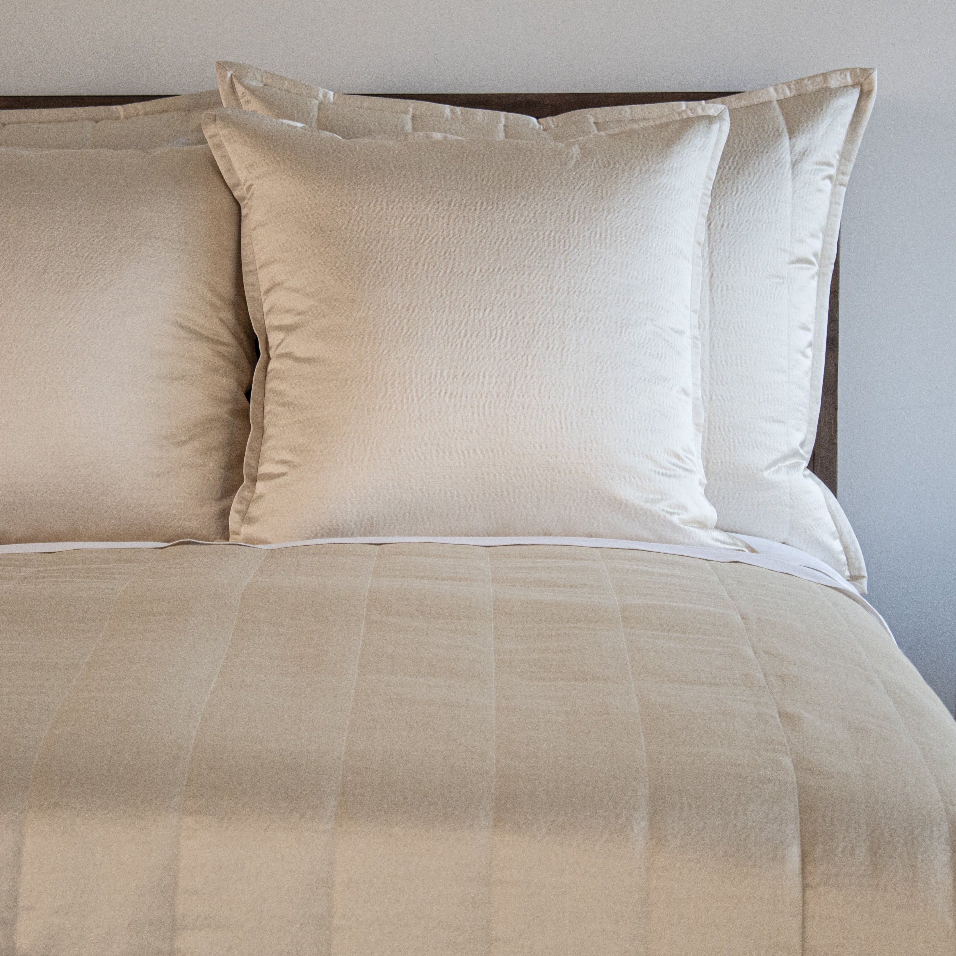 Hammered Quilted Coverlet - Luxury Bedspread for Queen/King Size Beds - Perfect for Cozy Bedrooms & Guest Rooms