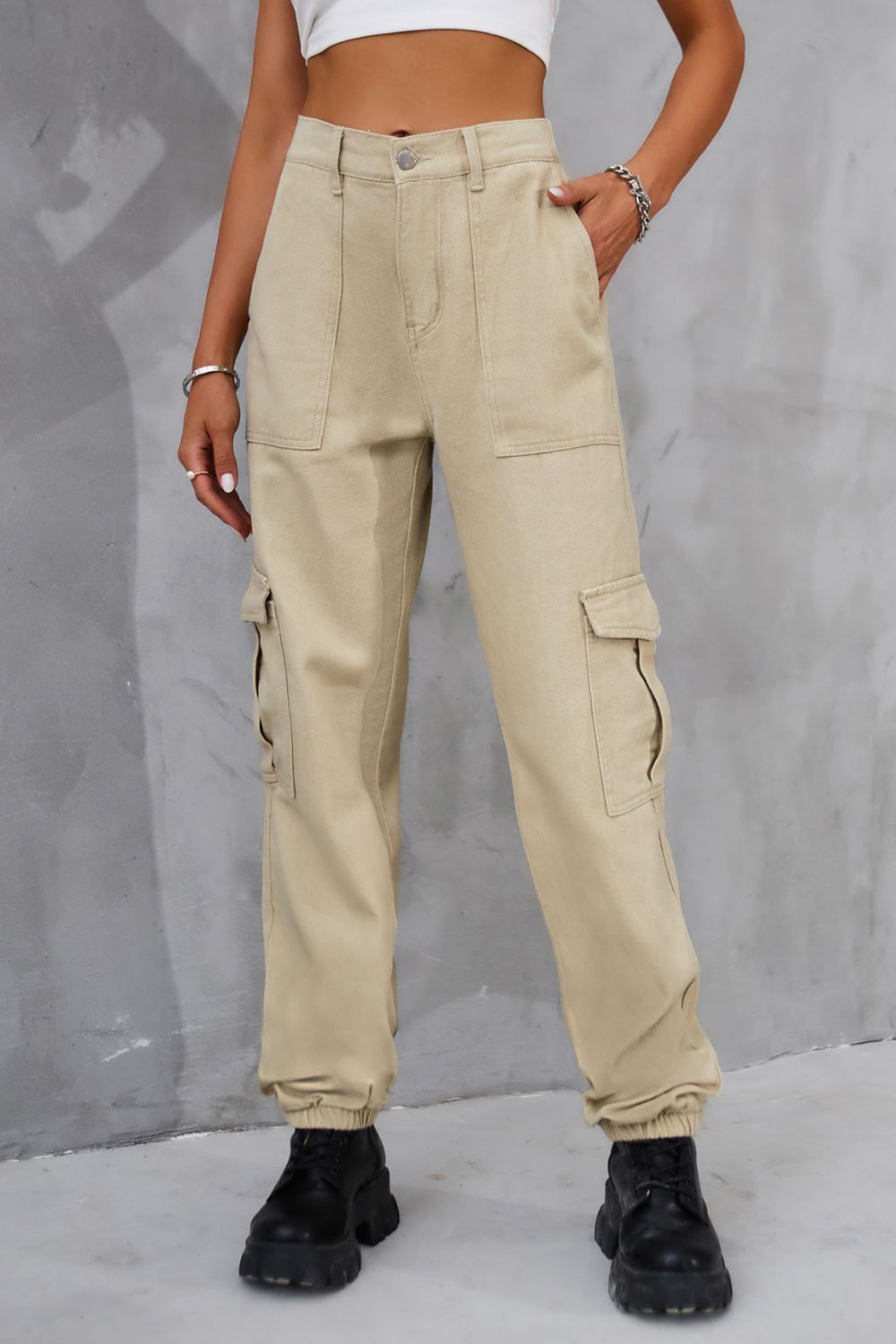 Stylish High Waist Button Fly Jeans with Functional Pockets - Perfect for Casual Outfits, Date Nights & Everyday Wear