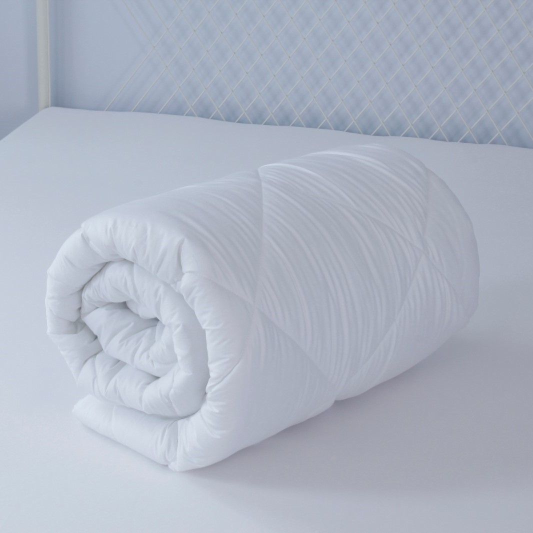 Lily Pad Waterproof Mattress Protector - Down Alternative Hypoallergenic Mattress Cover - Perfect for Bedwetting, Spills & Allergies (Queen Size) - Ideal for Kids' Rooms, Guest Beds & Dorm Use