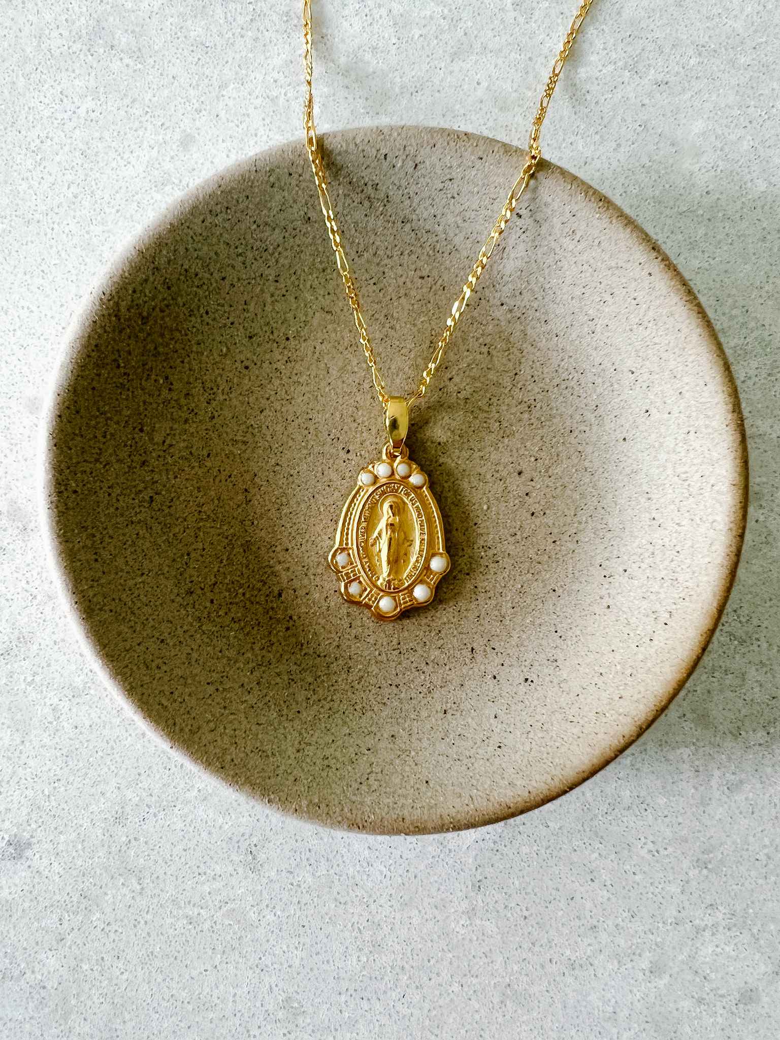 Mary Medallion Pearl Necklace - Elegant Religious Jewelry for Women - Perfect for Church, Weddings & Special Occasions