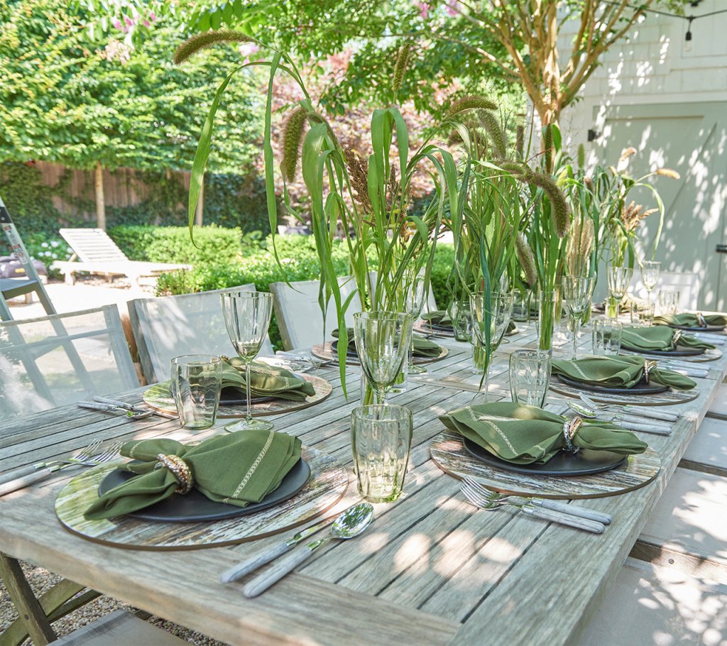 Eco-Friendly Classic Green Napkins Set of 4 - Premium Cotton Table Linens for Dinner Parties, Picnics & Home Decor