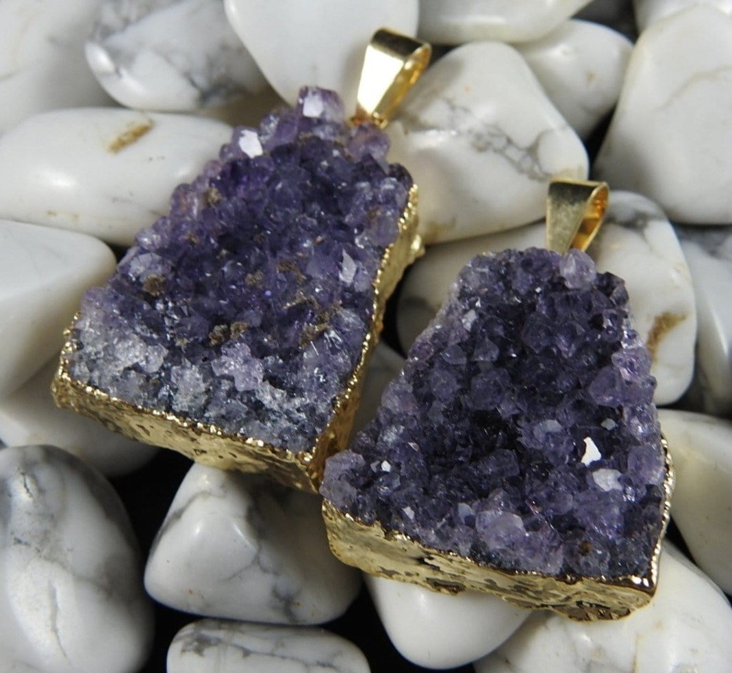 Natural Amethyst Crystal Cluster Pendant Necklace - Healing Stone Jewelry for Women - Perfect for Meditation, Energy Cleansing & Spiritual Gifts