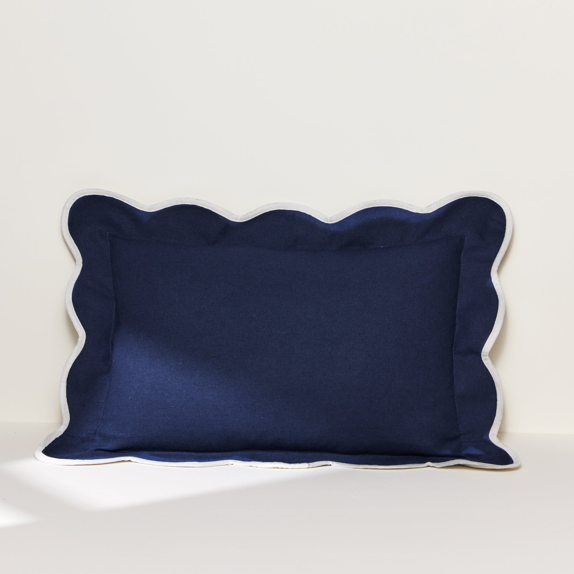 Coastal Chic Scalloped Edge Throw Pillow Cover - Decorative Cushion Case for Beach House, Boho Bedroom & Farmhouse Decor