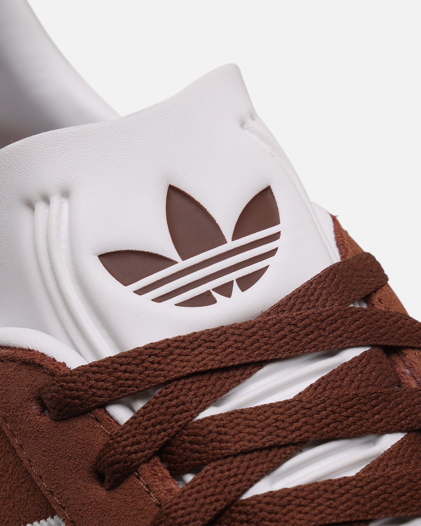 Adidas Gazelle Sneakers for Men & Women - Classic Brown Leather Casual Shoes for Running, Walking & Everyday Wear