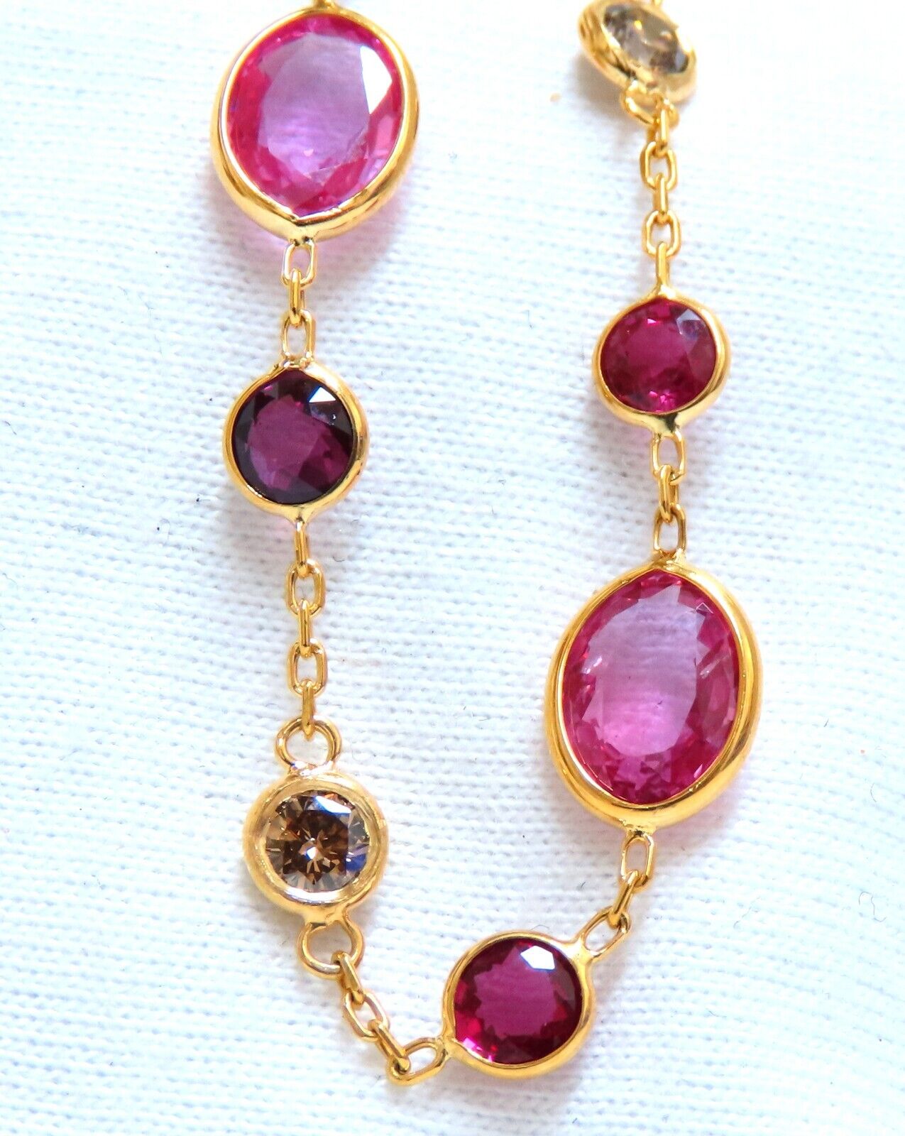 26.45ct Natural Vivid Pink Sapphire & Diamond Pendant Necklace in 14K Gold - Elegant Jewelry for Weddings, Anniversaries & Special Occasions
