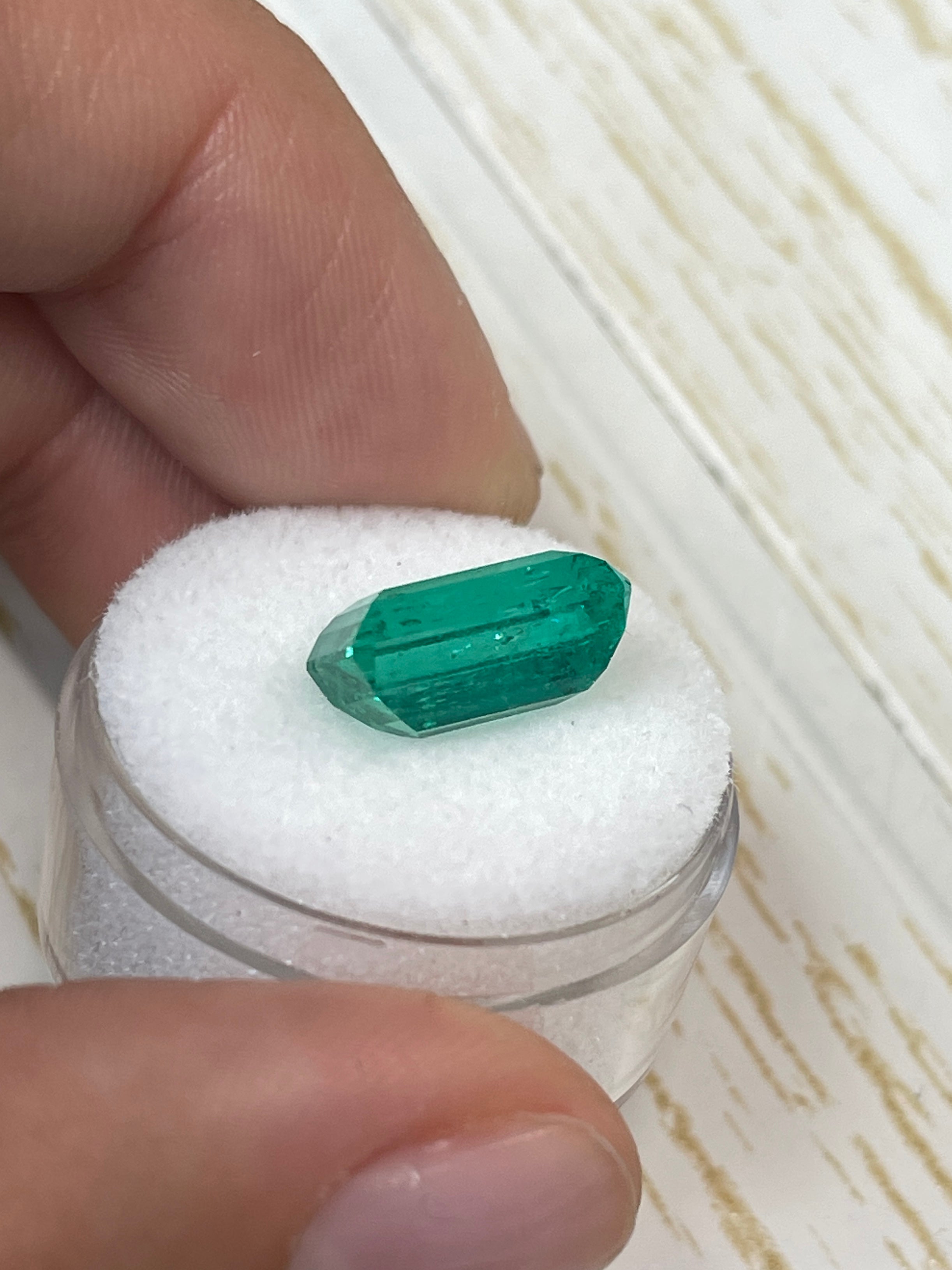 5.63 Carat 13x8mm VS Bluish Green Natural Loose Colombian Emerald Gemstone - Emerald Cut for Jewelry Making, Engagement Rings & Luxury Gifts