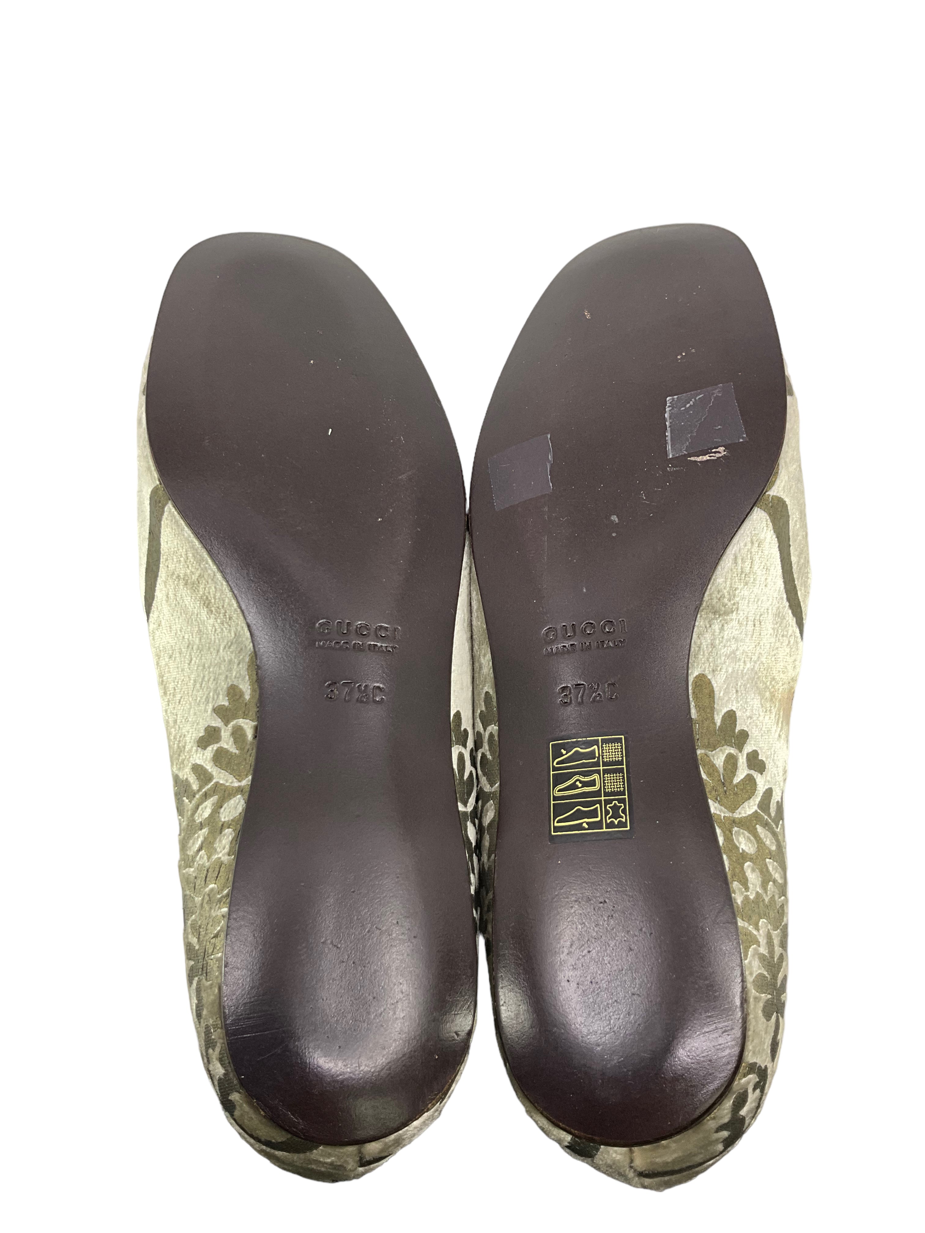Gucci Gold Brocade Ballet Flats Women's Size 7.5 - Elegant Comfort for Parties, Weddings & Special Occasions